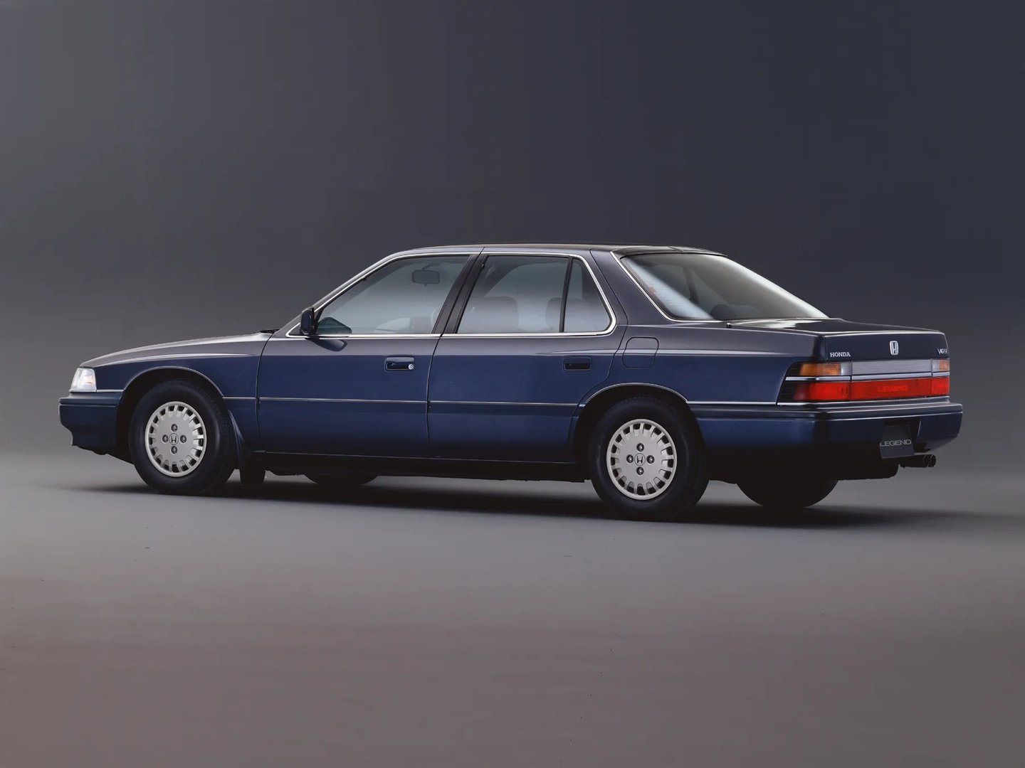 Honda_Legend_1_generation__Sedan__3.jpg