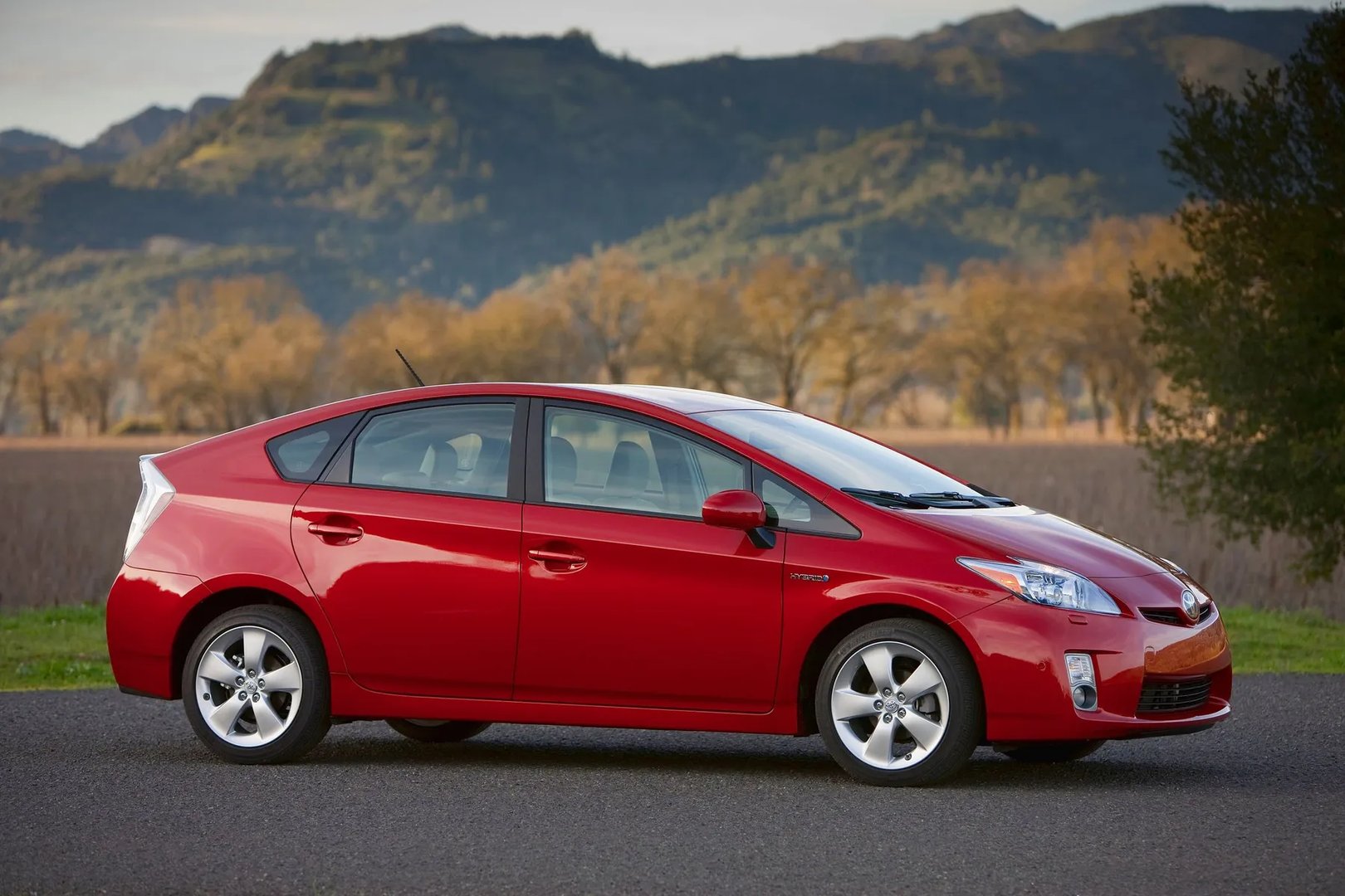 Toyota_Prius_3_generation__Liftback__5.jpg