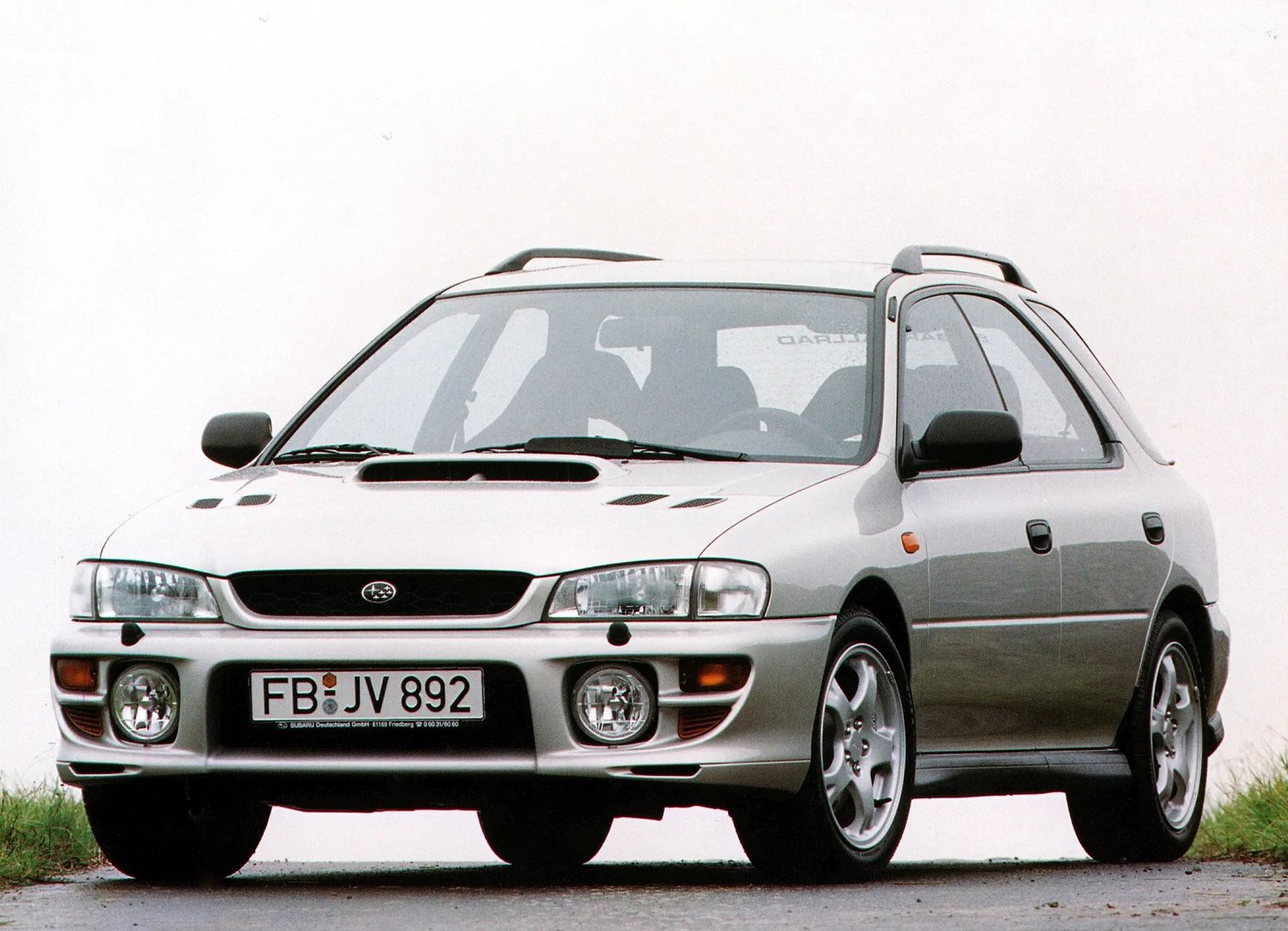 Subaru_Impreza_1_generation__Estate_5-door__2.jpg
