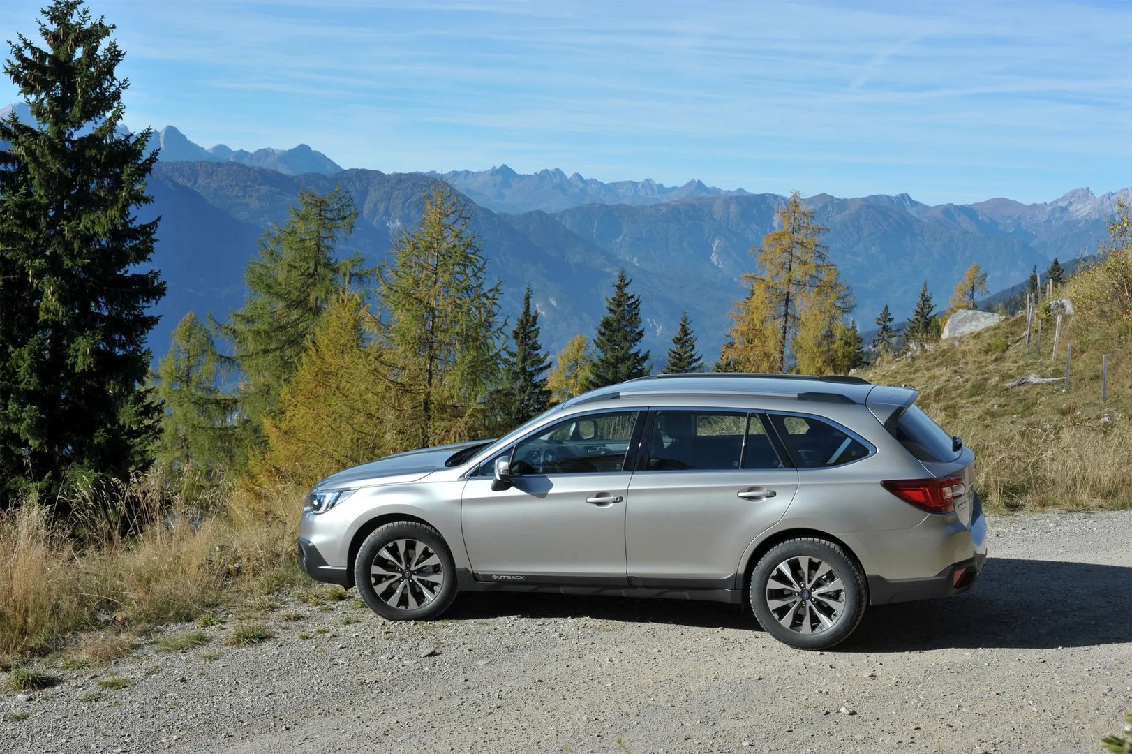 Subaru_Outback_5_generation__Estate_5-door__4.jpg