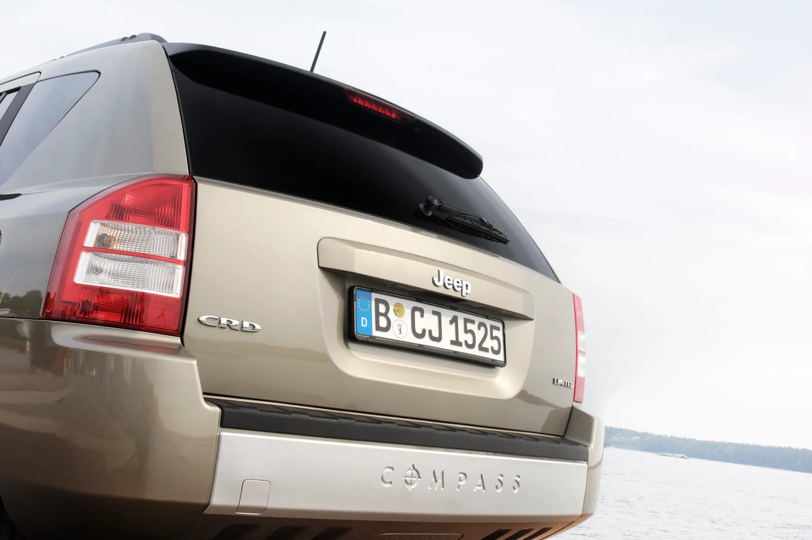 Jeep_Compass_1_generation__SUV_5-doors__11.jpg