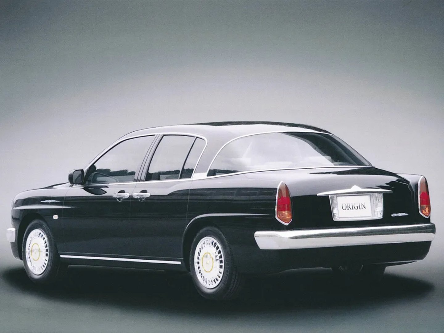 Toyota_Origin_1_generation__Sedan__4.jpg