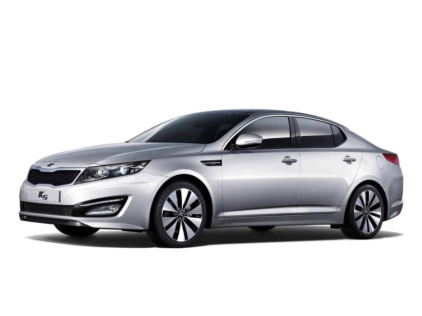 Kia_K5_1_generation__Sedan__6.jpg