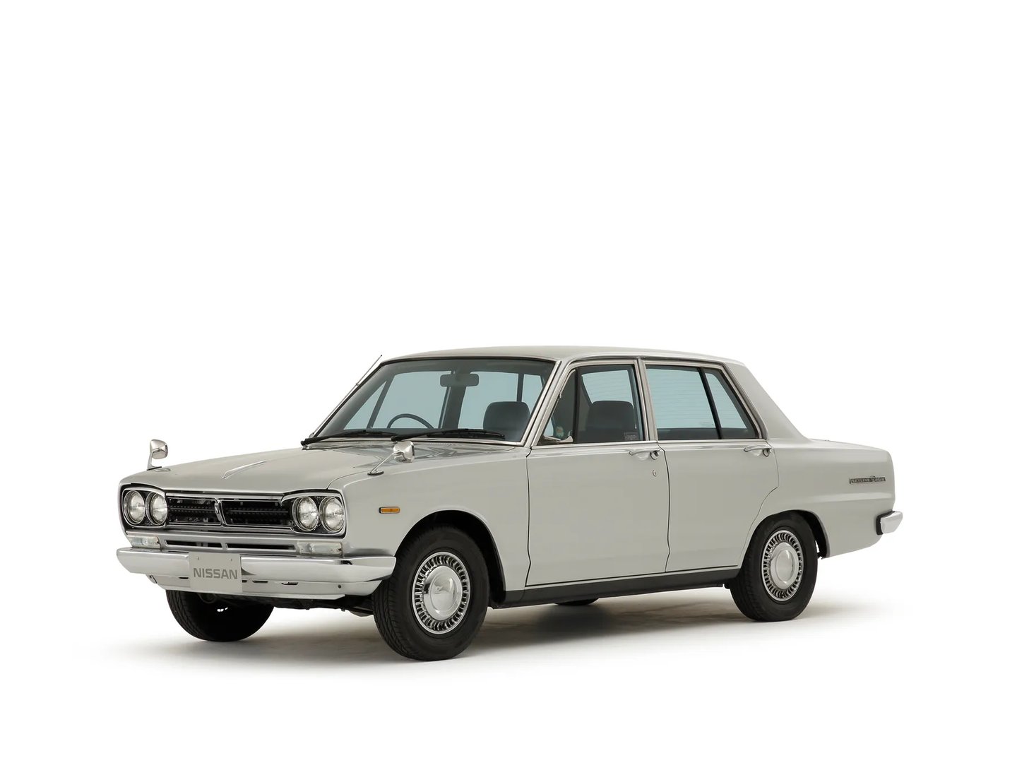 Nissan_Skyline_3_generation__Sedan__11.jpg