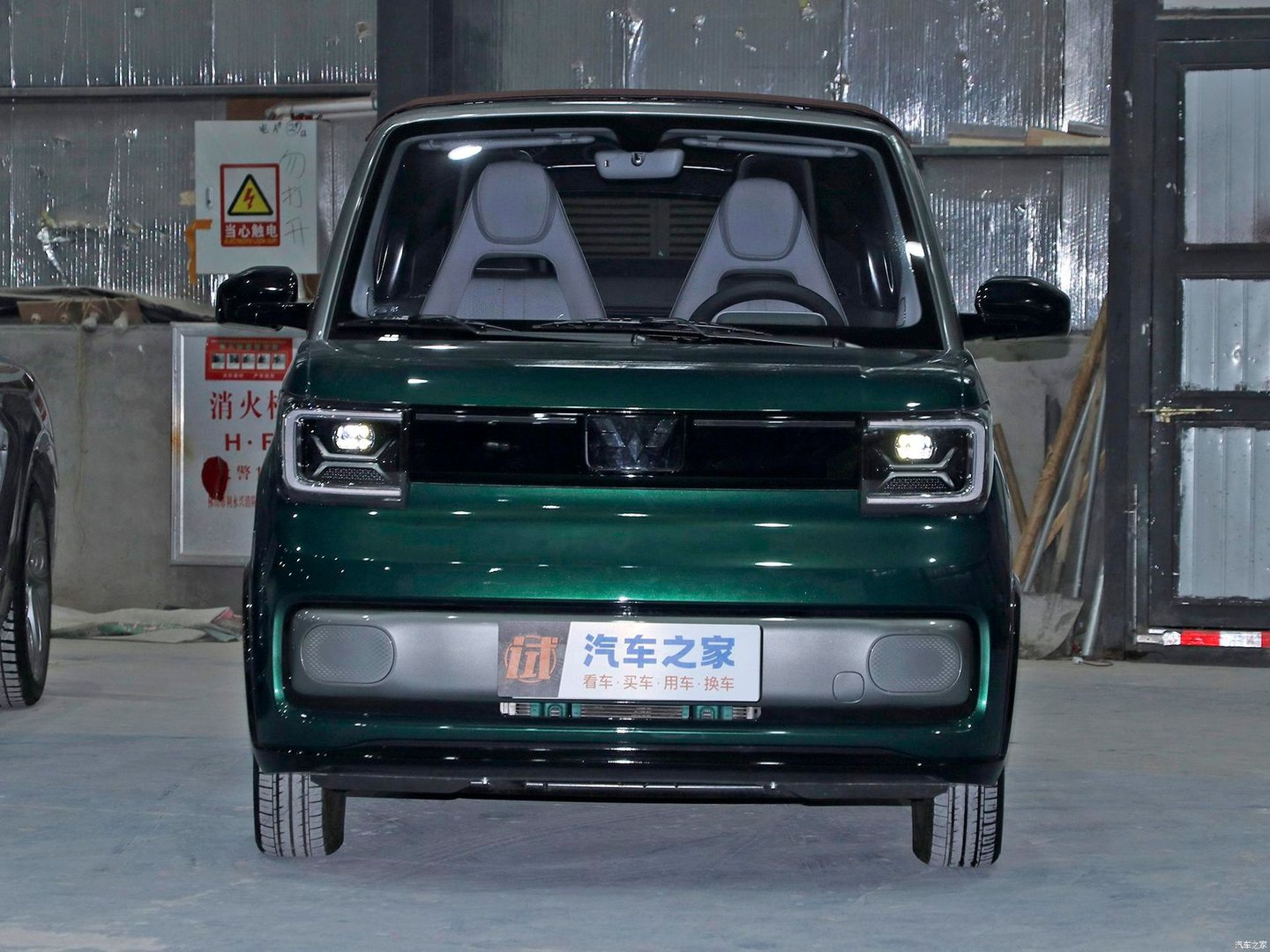 wuling_Mini_EV_1_generation__Cabrio__12.jpg