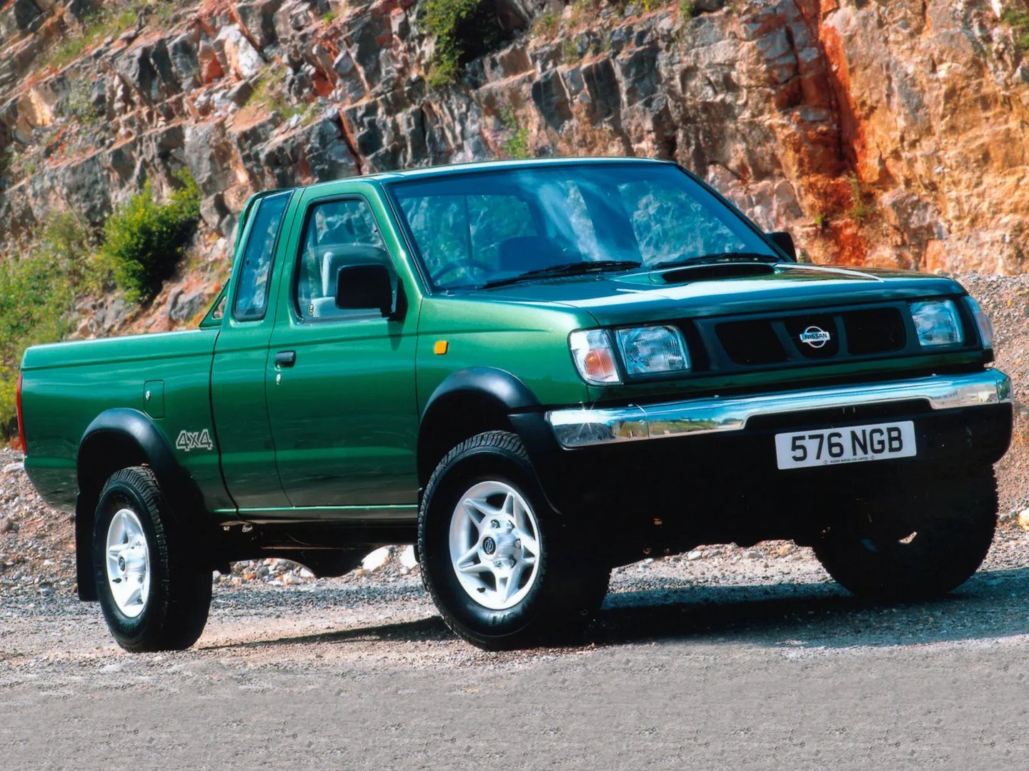 Nissan_Navara_2_generation__Pickup_1.5-cab__3.jpg