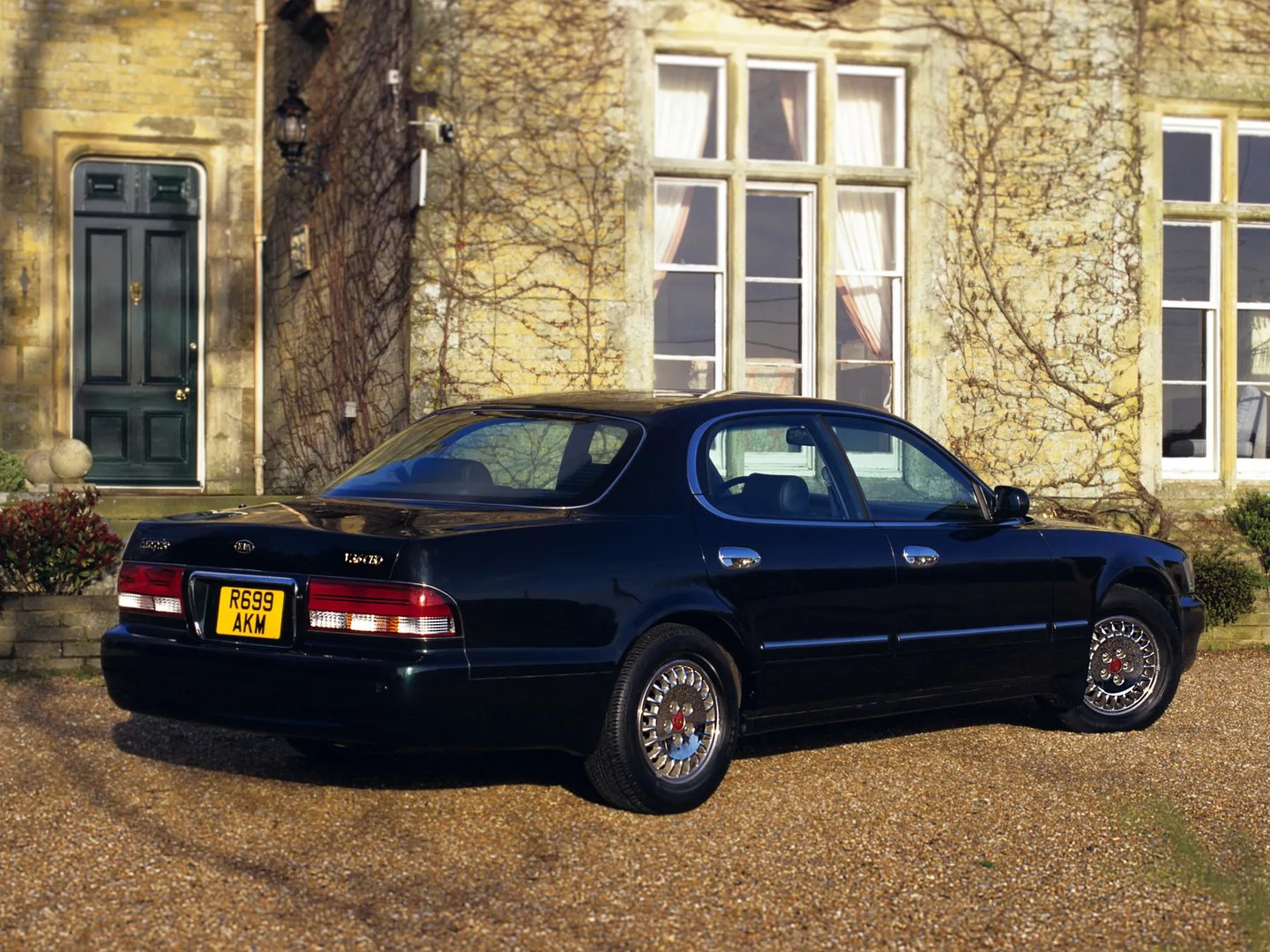 Kia_Enterprise_1_generation__Sedan__2.jpg
