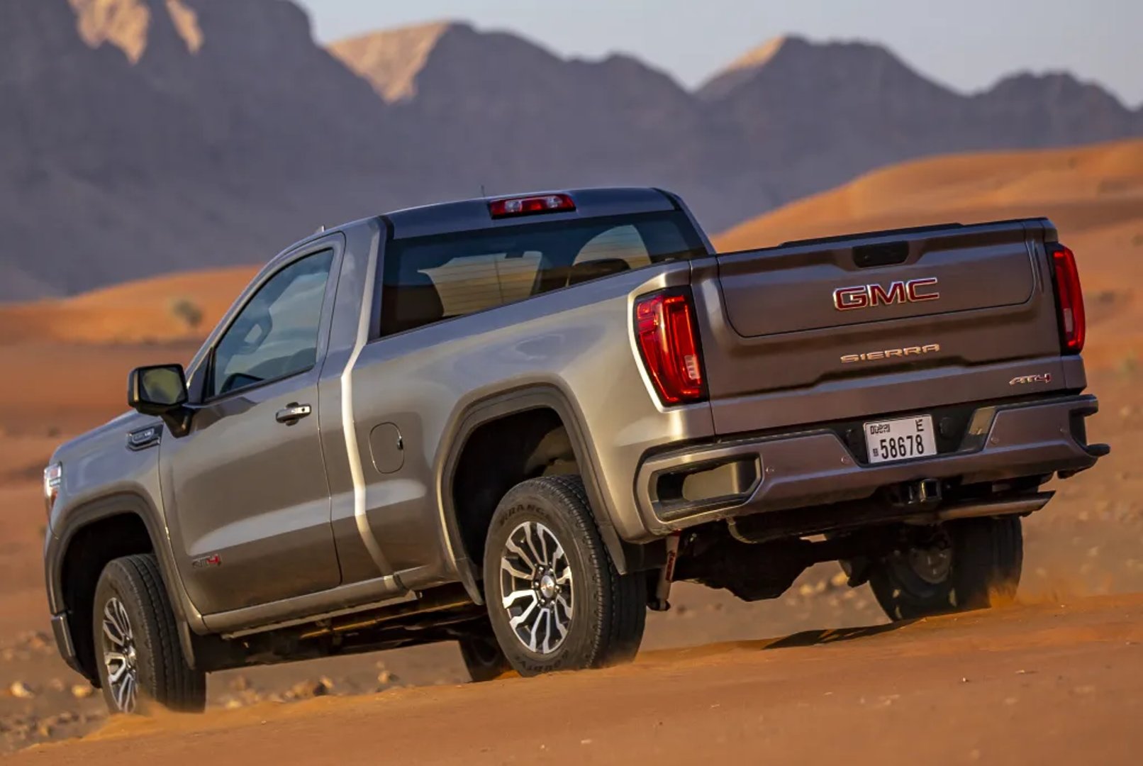 GMC_Sierra_4_generation__Pickup_single-cab__1.jpg