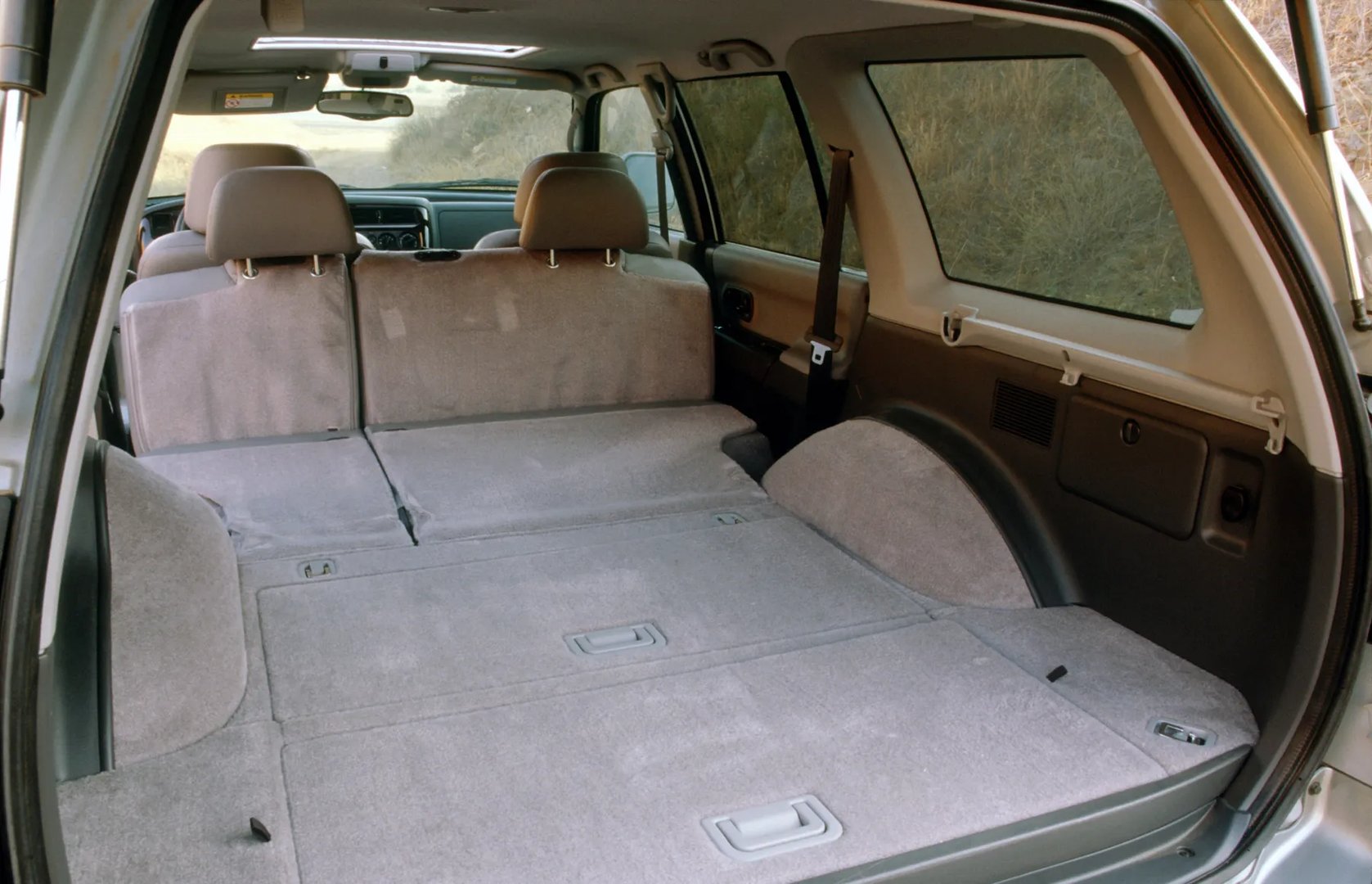 Mitsubishi_Montero_Sport_1_generation__SUV_5-doors__5.jpg