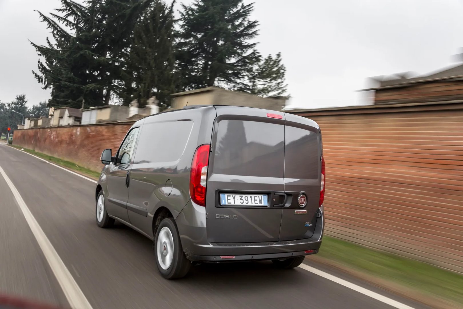 Fiat_Doblo_2_generation_restyling__Van__11.jpg