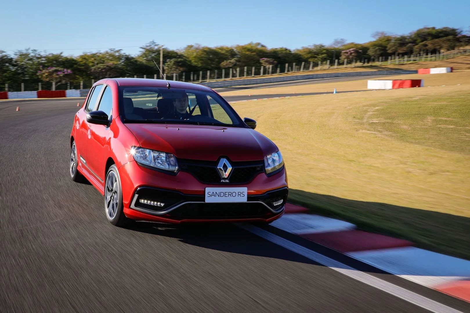 Renault_Sandero_RS_1_generation_restyling_1__Hatchback_5-door__7.jpg