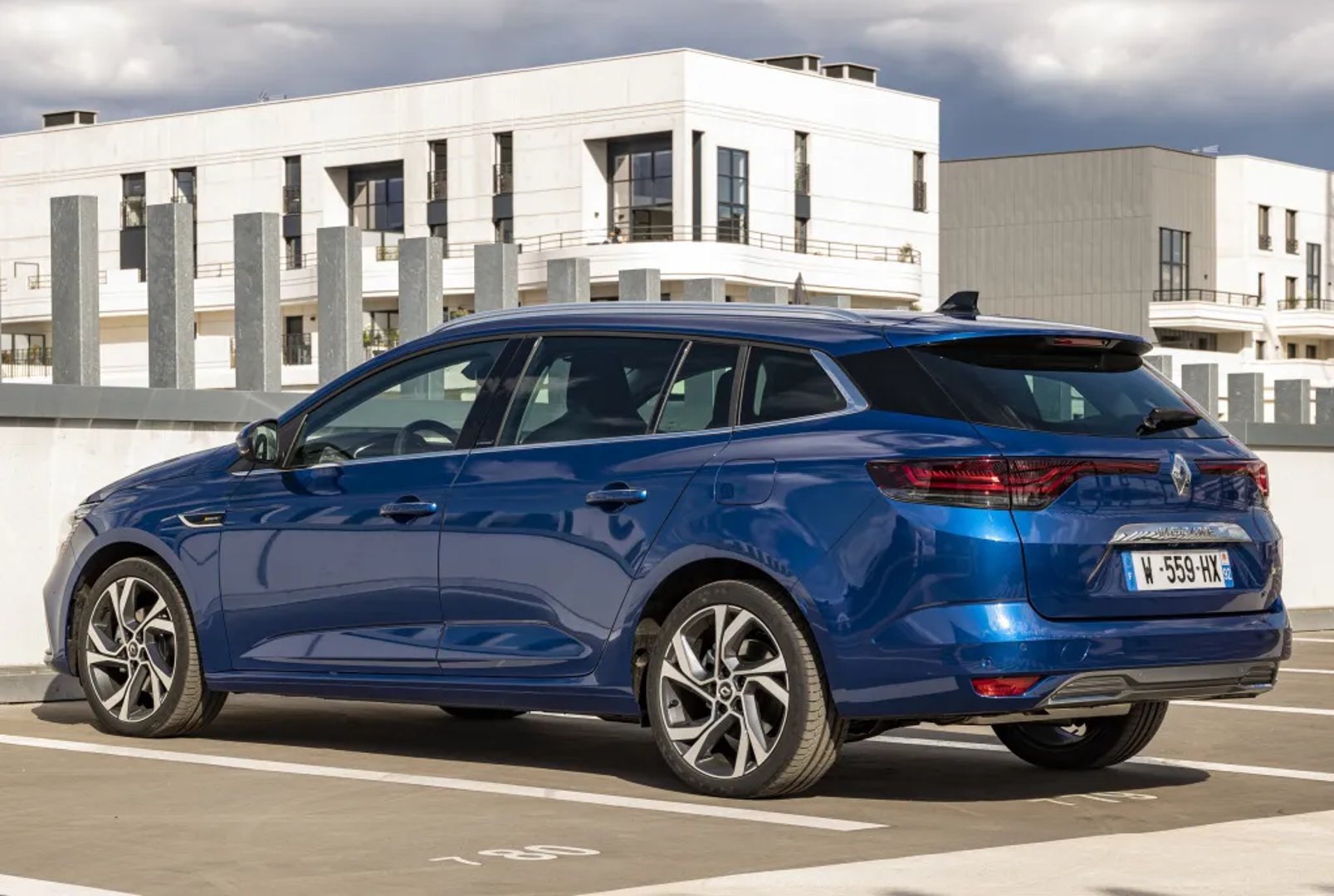 Renault_Megane_4_generation_restyling__Estate_5-door__6.jpg