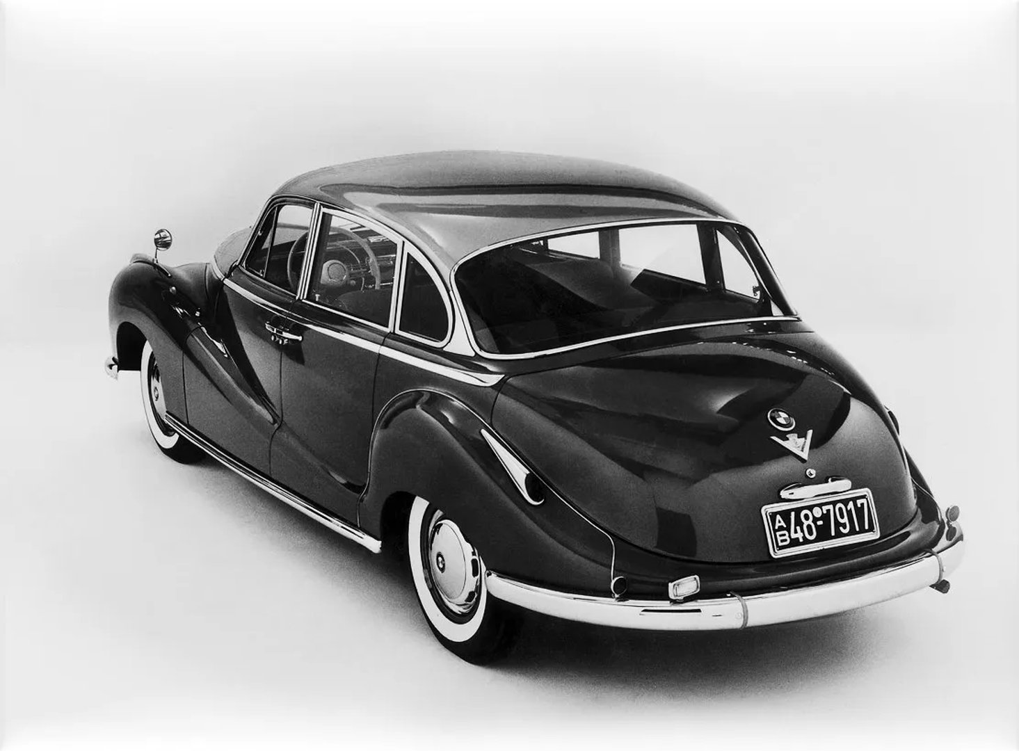 BMW_501_1_generation__Sedan__3.jpg
