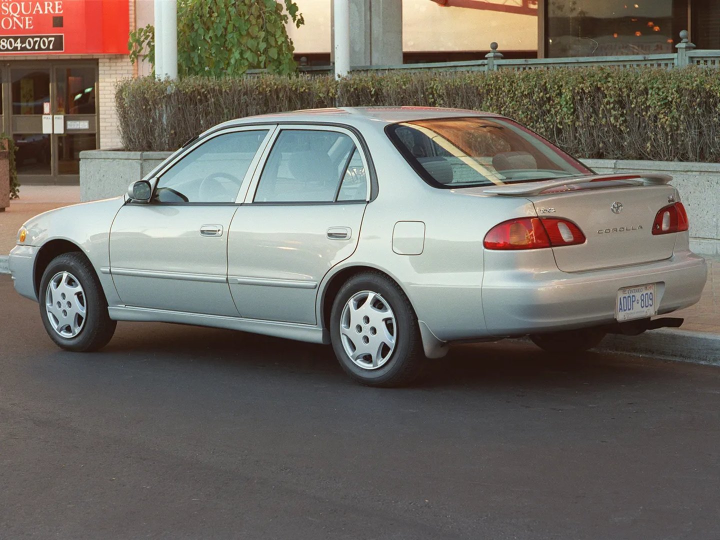 Toyota_Corolla_8_generation_restyling__Sedan__7.jpg