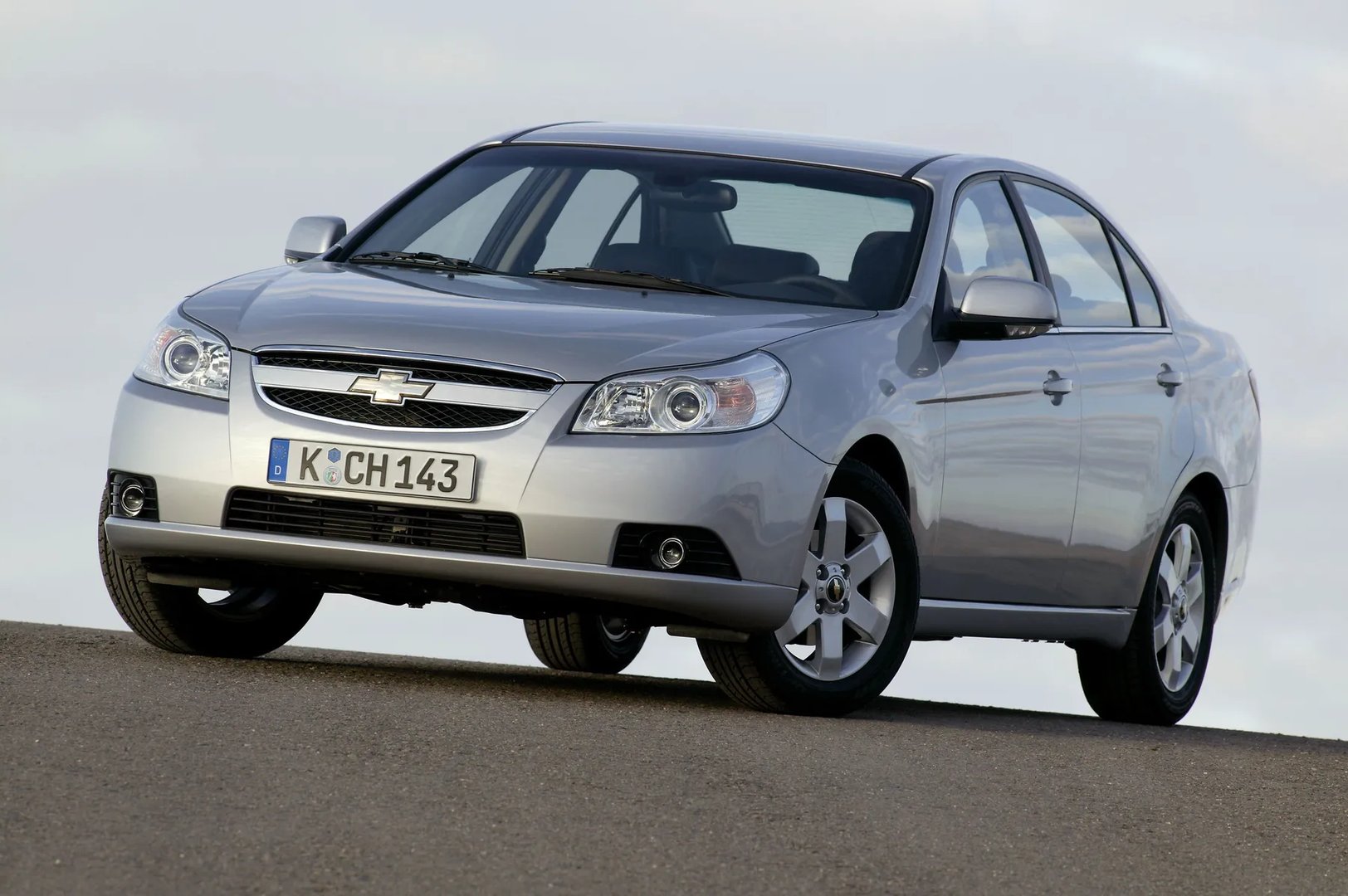 Chevrolet_Epica_1_generation__Sedan__7.jpg