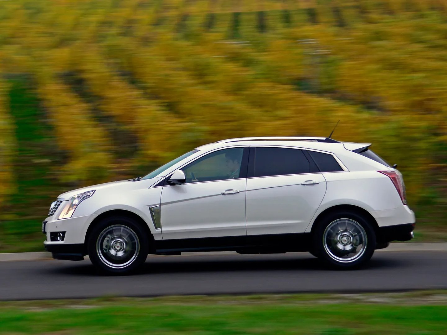 Cadillac_SRX_2_generation_restyling__SUV_5-doors__9.jpg