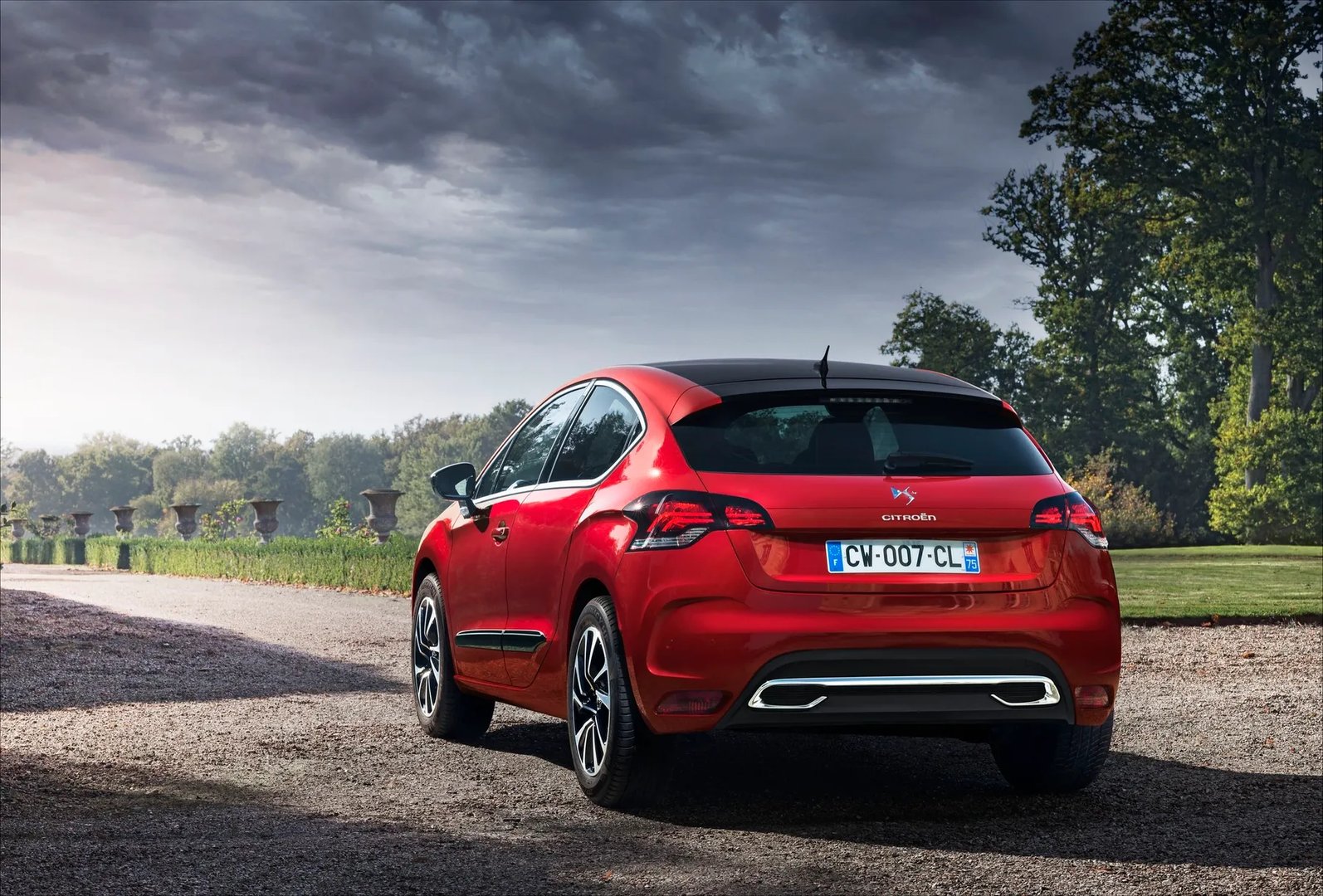 DS_4_1_generation__Hatchback_5-door__8.jpg