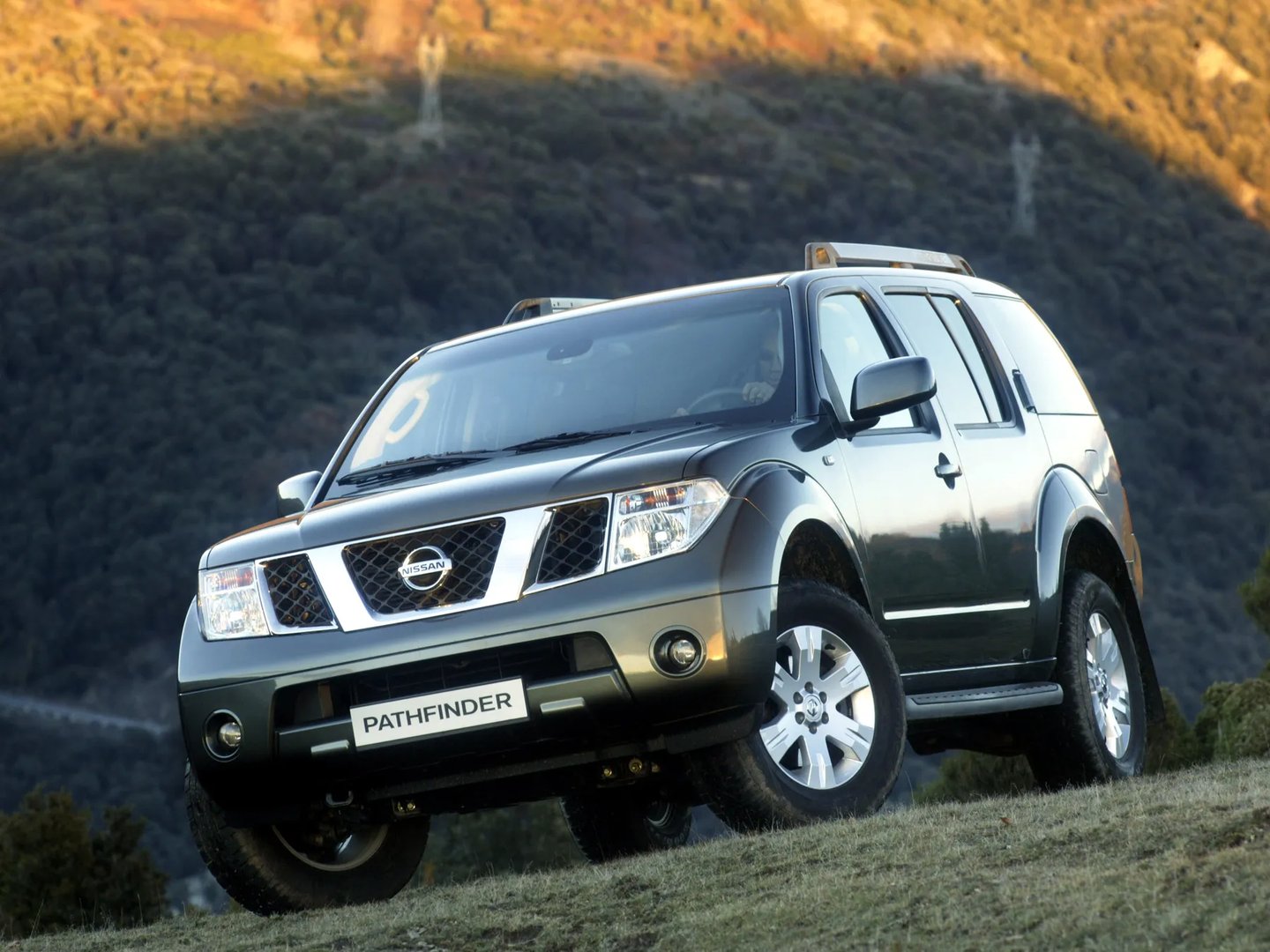 Nissan_Pathfinder_3_generation__SUV_5-doors__1.jpg