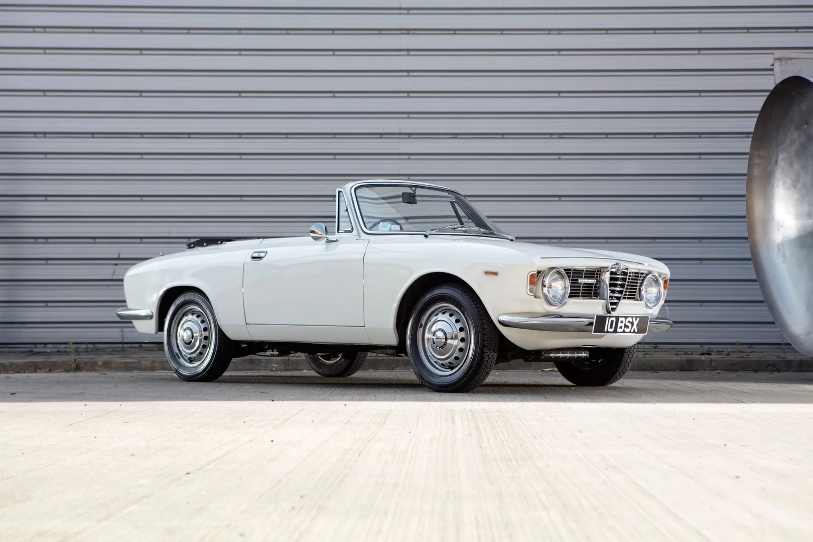Alfa Romeo_Giulia_1_generation__Cabrio__1.jpg