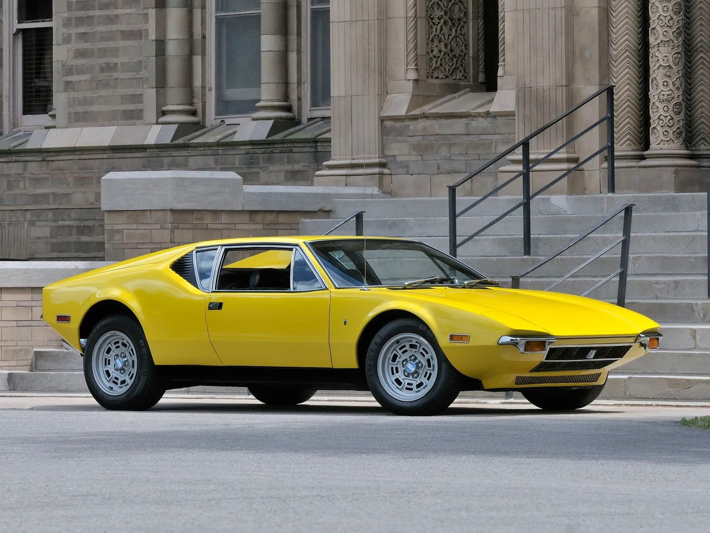 De Tomaso_Pantera_1_generation__Coupe__7.jpg
