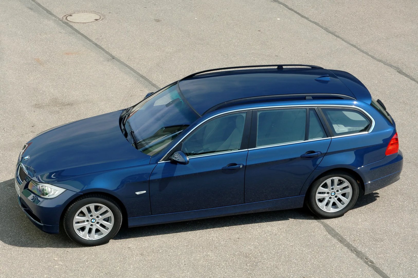 BMW_3_series_5_generation__Estate_5-door__13.jpg