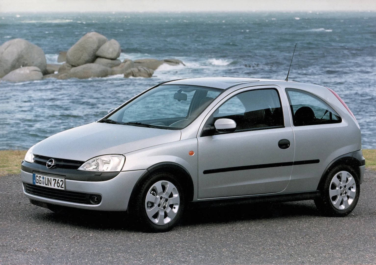 Opel_Corsa_3_generation__Mini_3-doors__12.jpg
