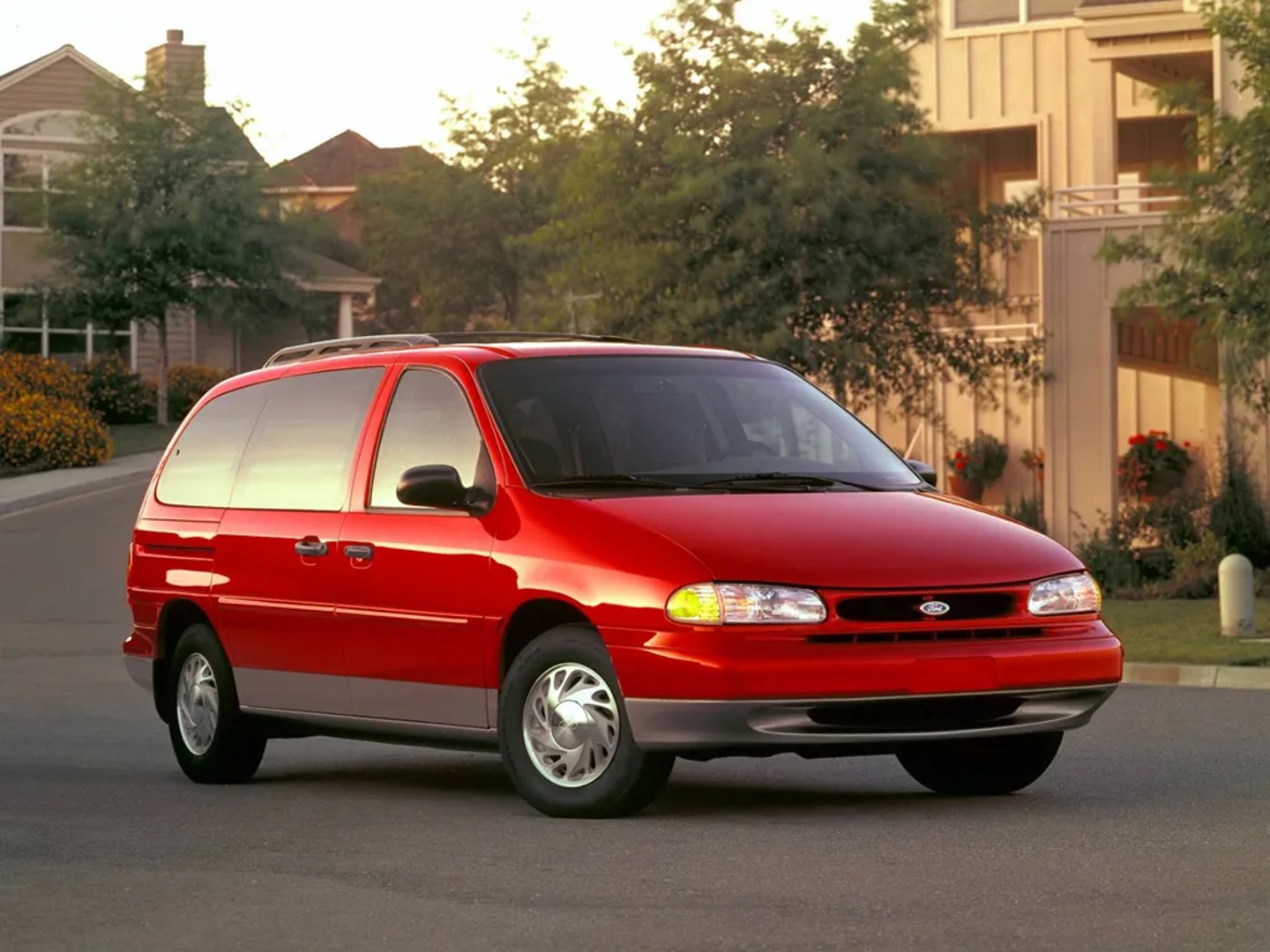 —  Minivan