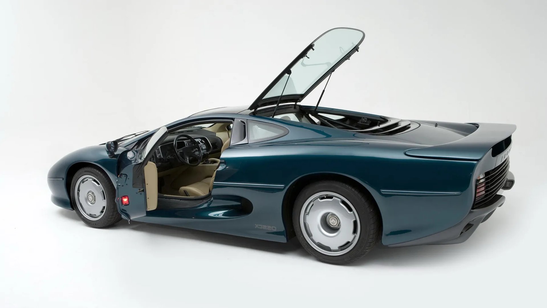 Jaguar_XJ220_1_generation__Coupe__2.jpg