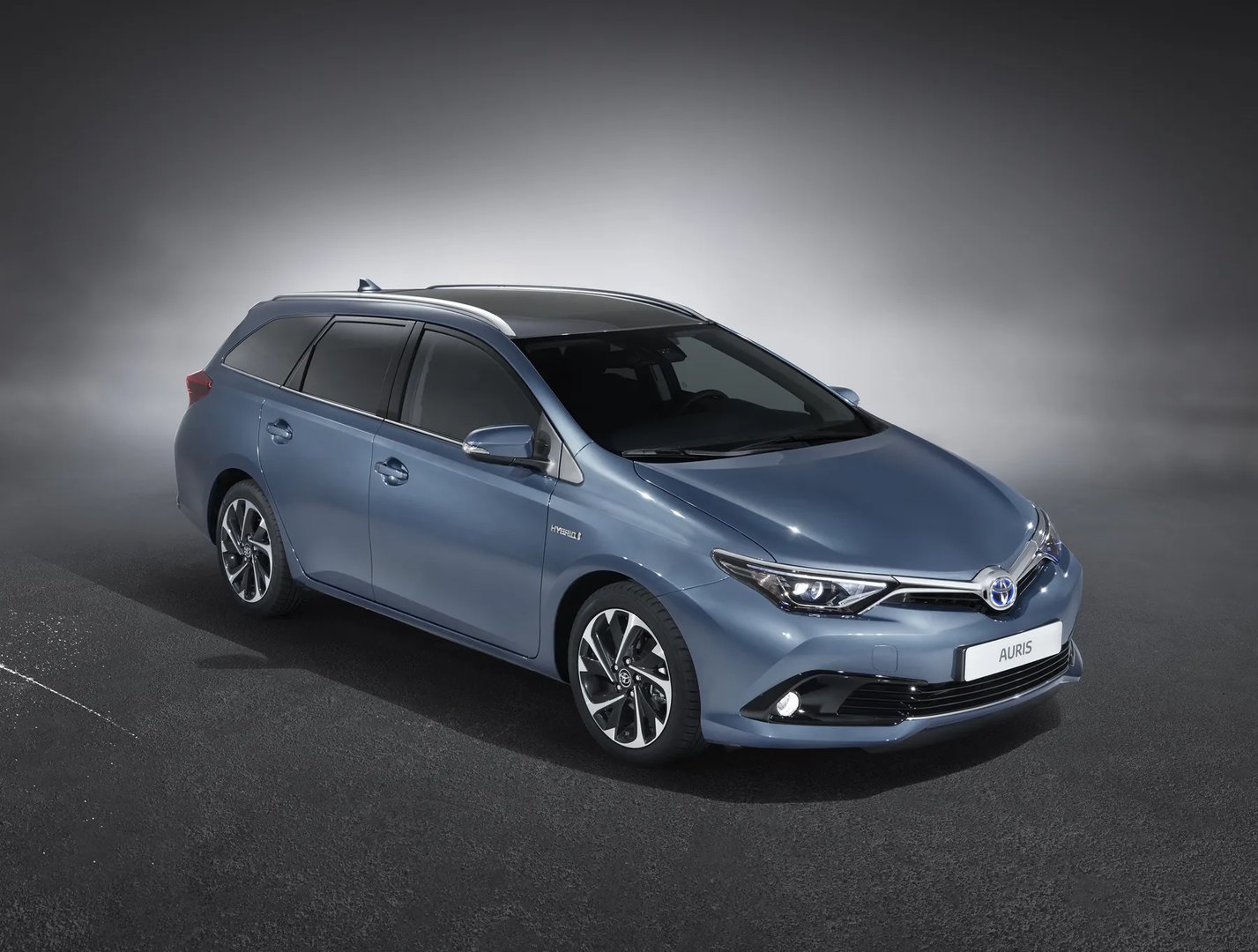 Toyota Auris 2 generation, restyling  Estate 5-door