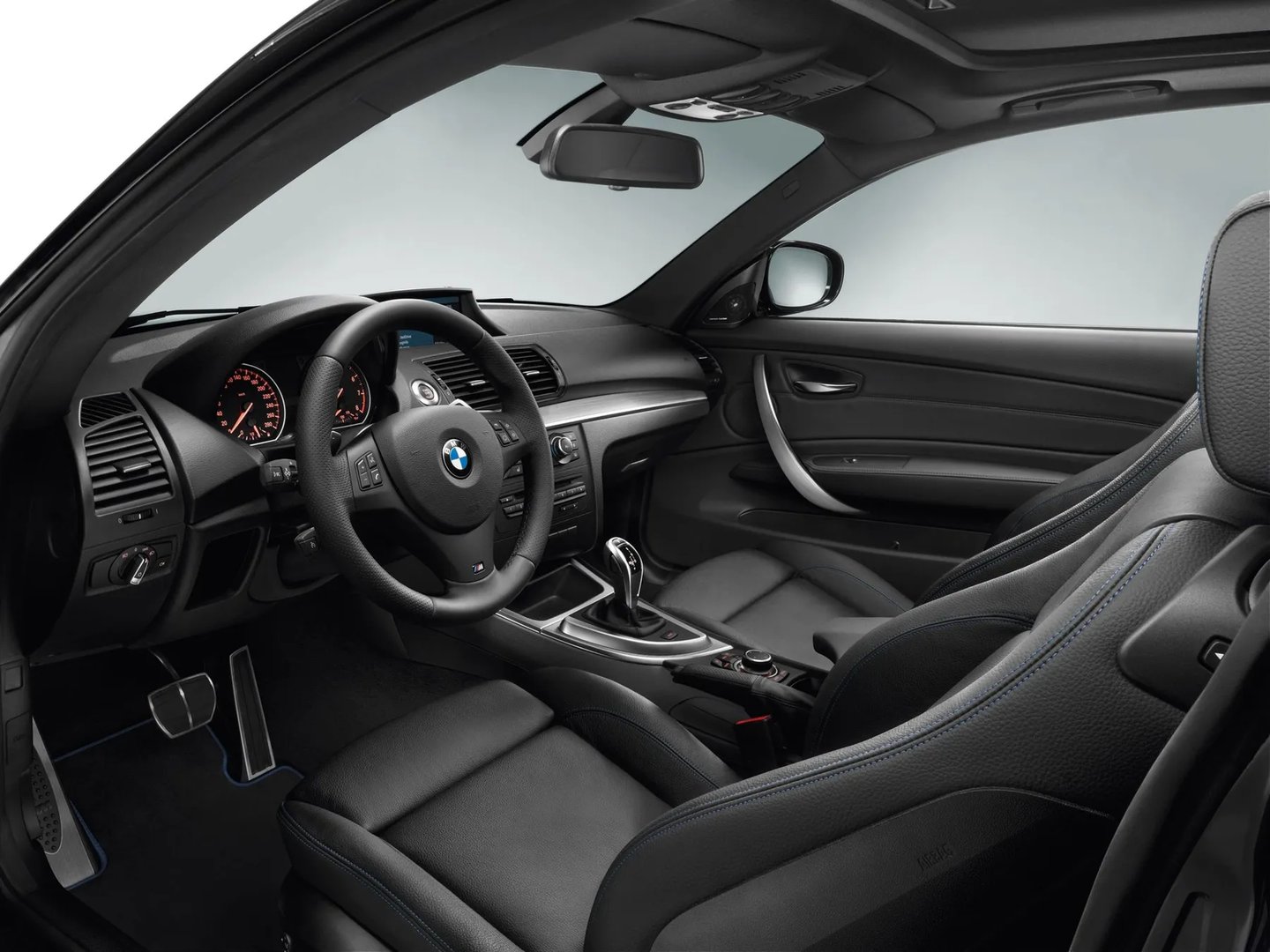 BMW_1_series_1_generation_restyling_2__Coupe__11.jpg