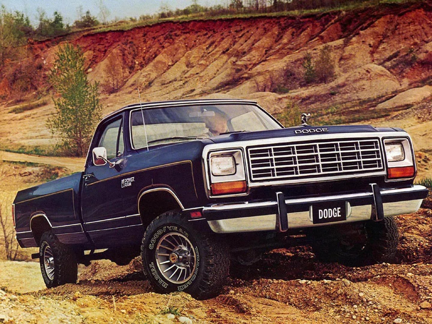 Dodge_RAM_1_generation__Pickup_single-cab__8.jpg