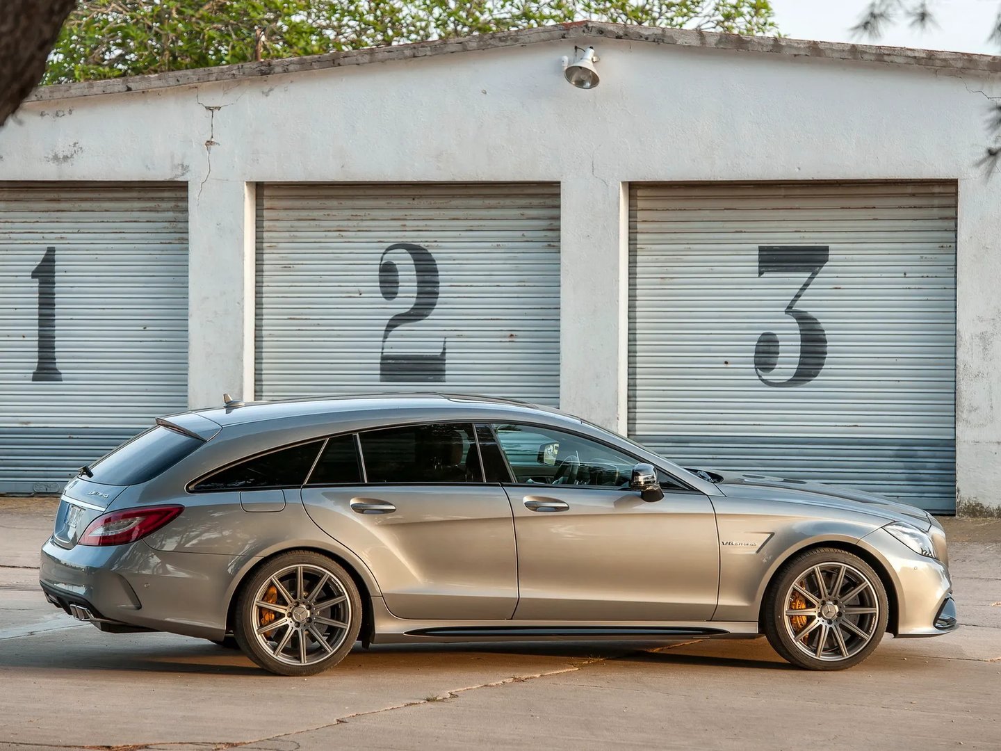 Mercedes_CLS_AMG_2_generation_restyling__Estate_5-door__4.jpg