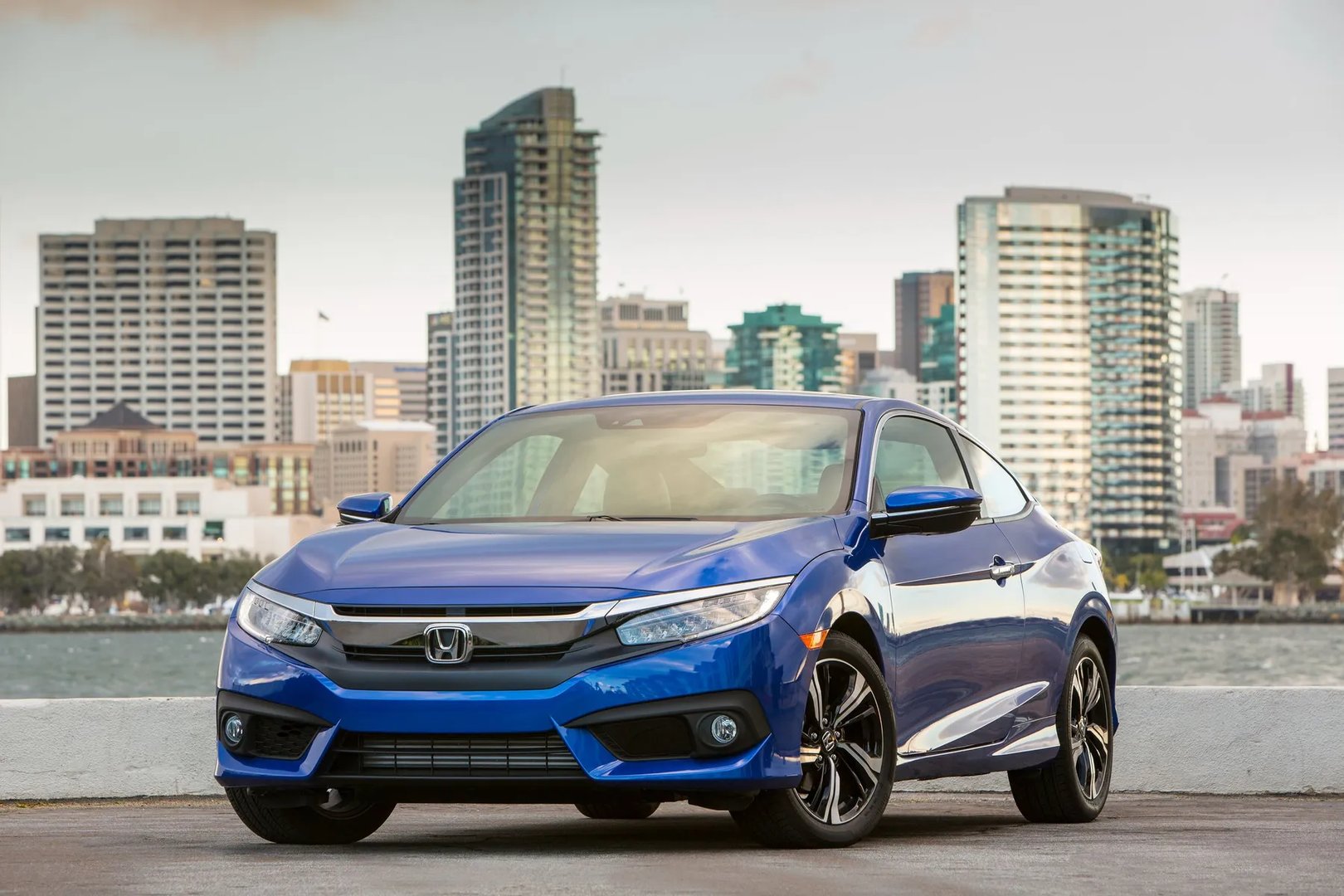 Honda_Civic_10_generation__Coupe__10.jpg