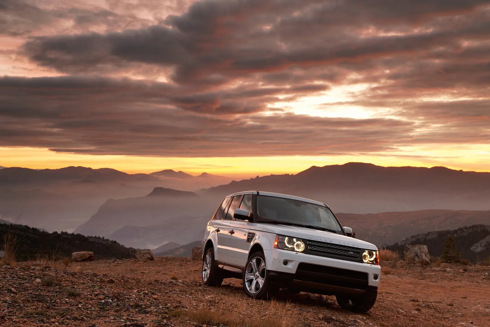 Land Rover_Range_Rover_Sport_1_generation_restyling__SUV_5-doors__5.jpg