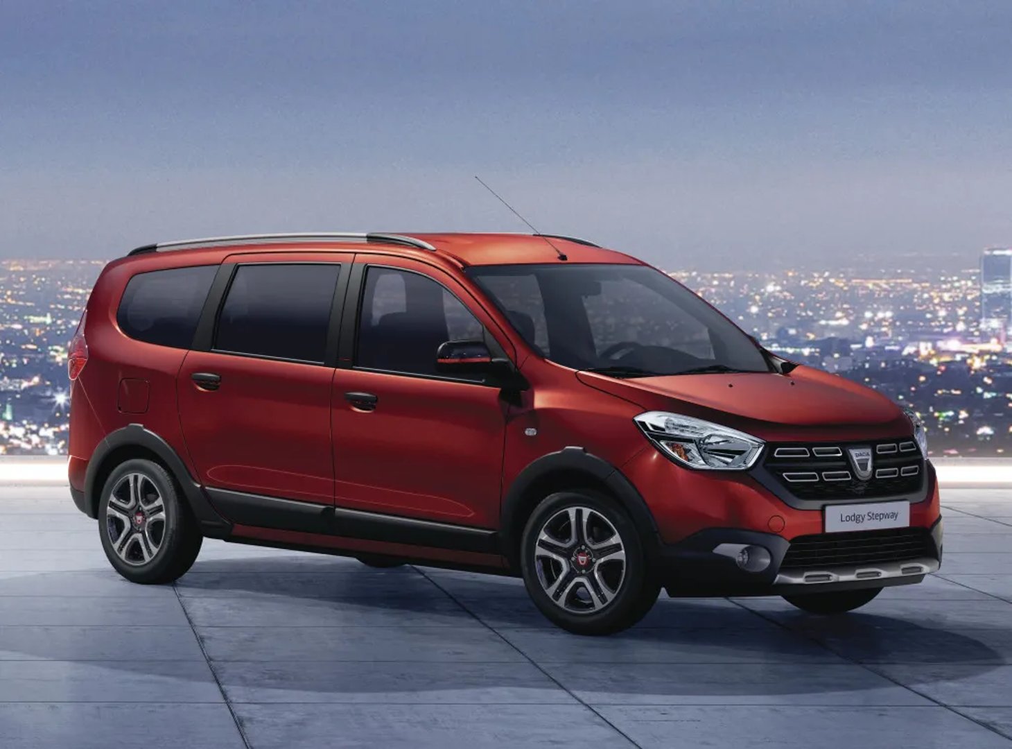 Dacia_Lodgy_Stepway_1_generation_restyling_1__Minivan__3.jpg
