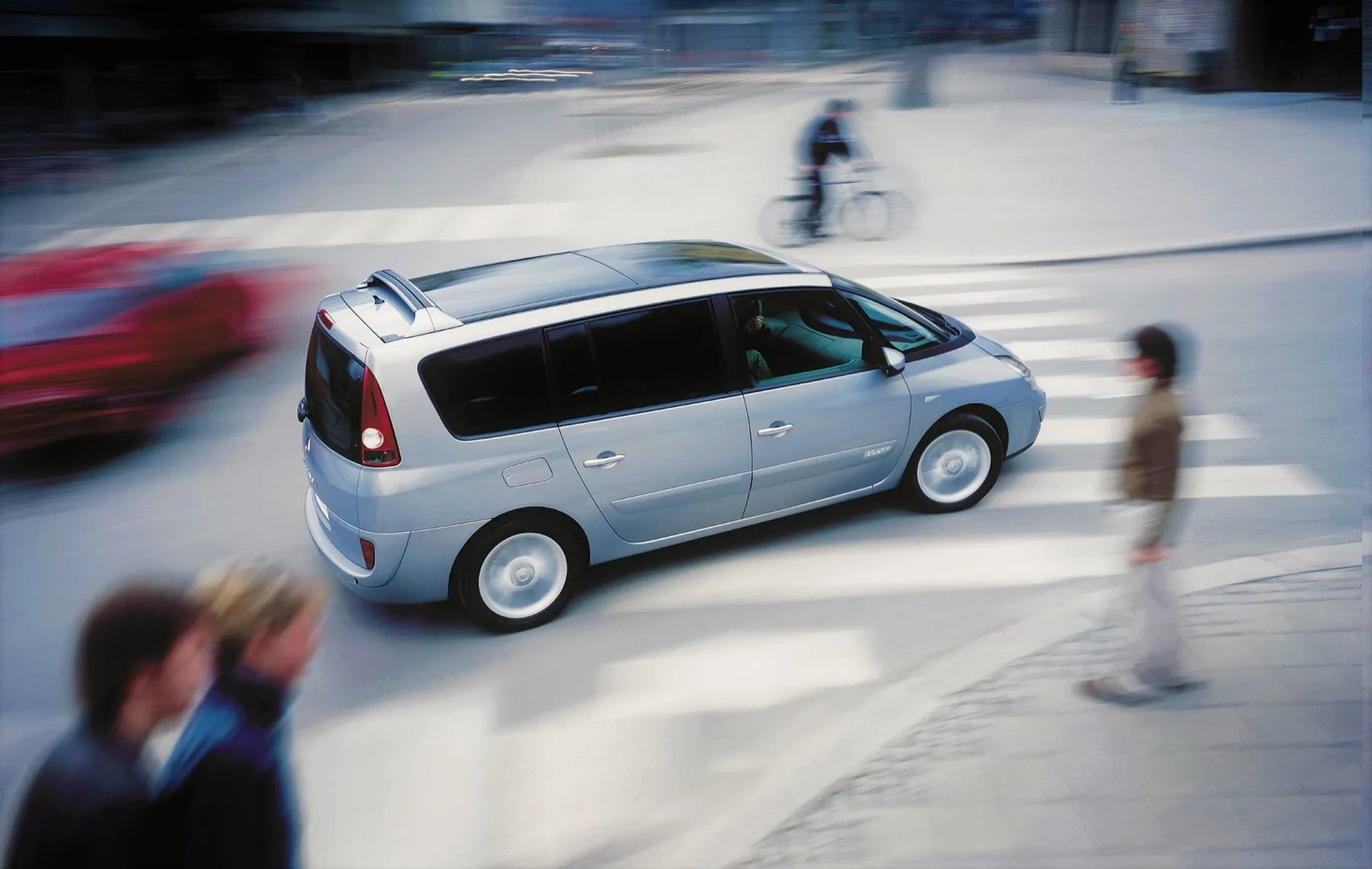 Renault_Espace_4_generation__Minivan__7.jpg