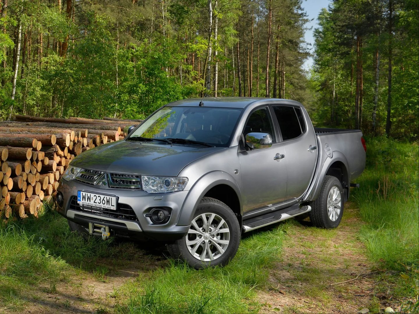 Mitsubishi_L200_4_generation_restyling__Pickup_double-cab__5.jpg