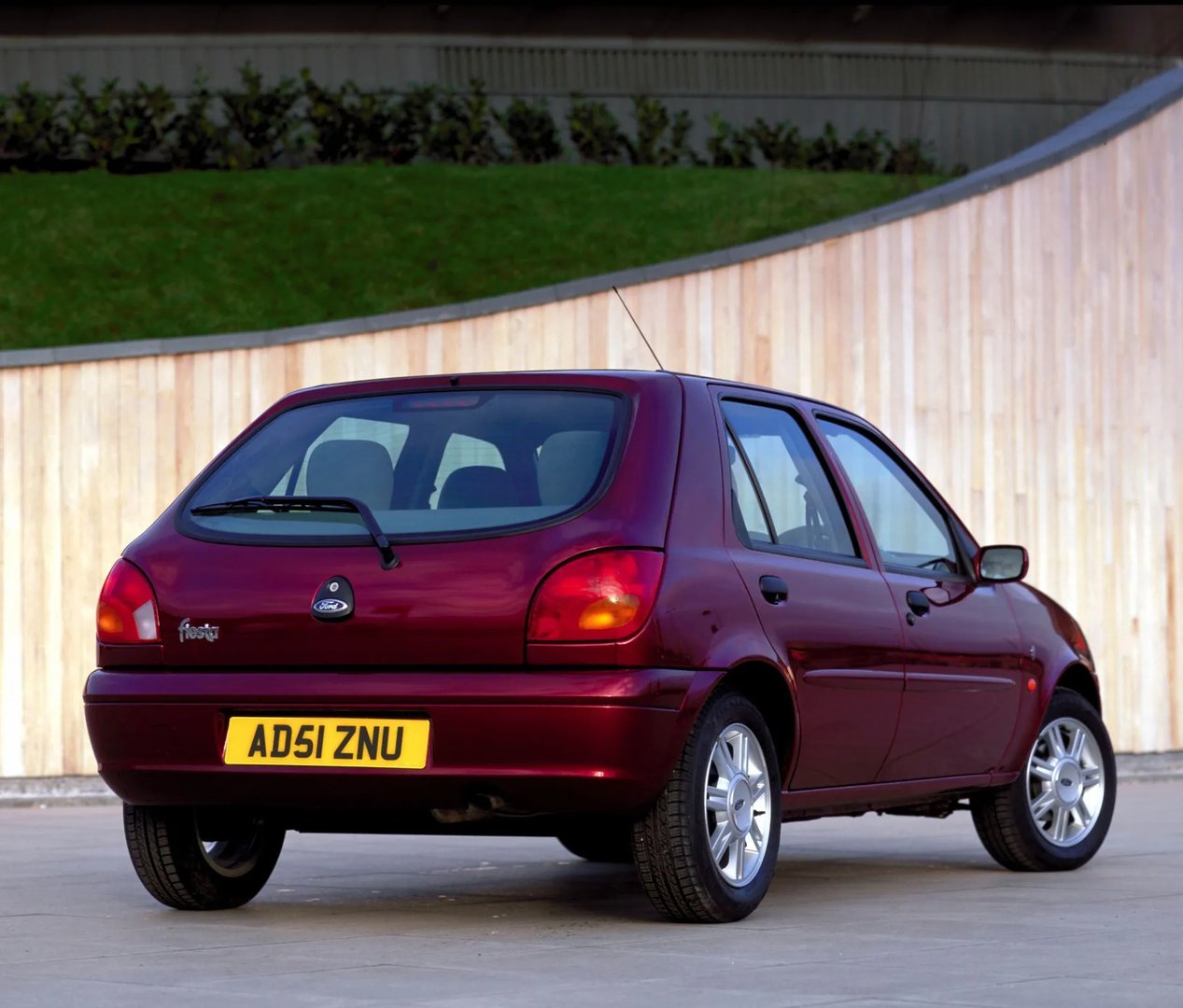 Ford_Fiesta_4_generation_restyling__Mini_5-doors__1.jpg