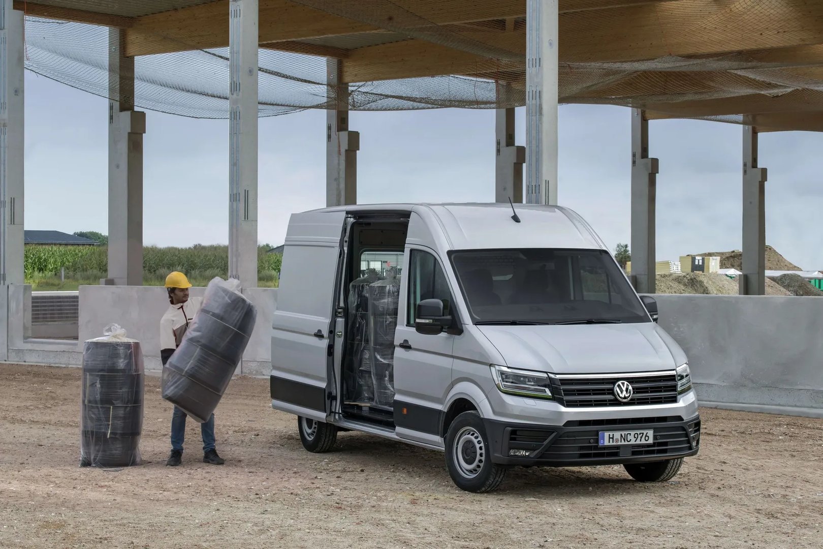 Volkswagen_Crafter_2_generation__Van_Short__8.jpg