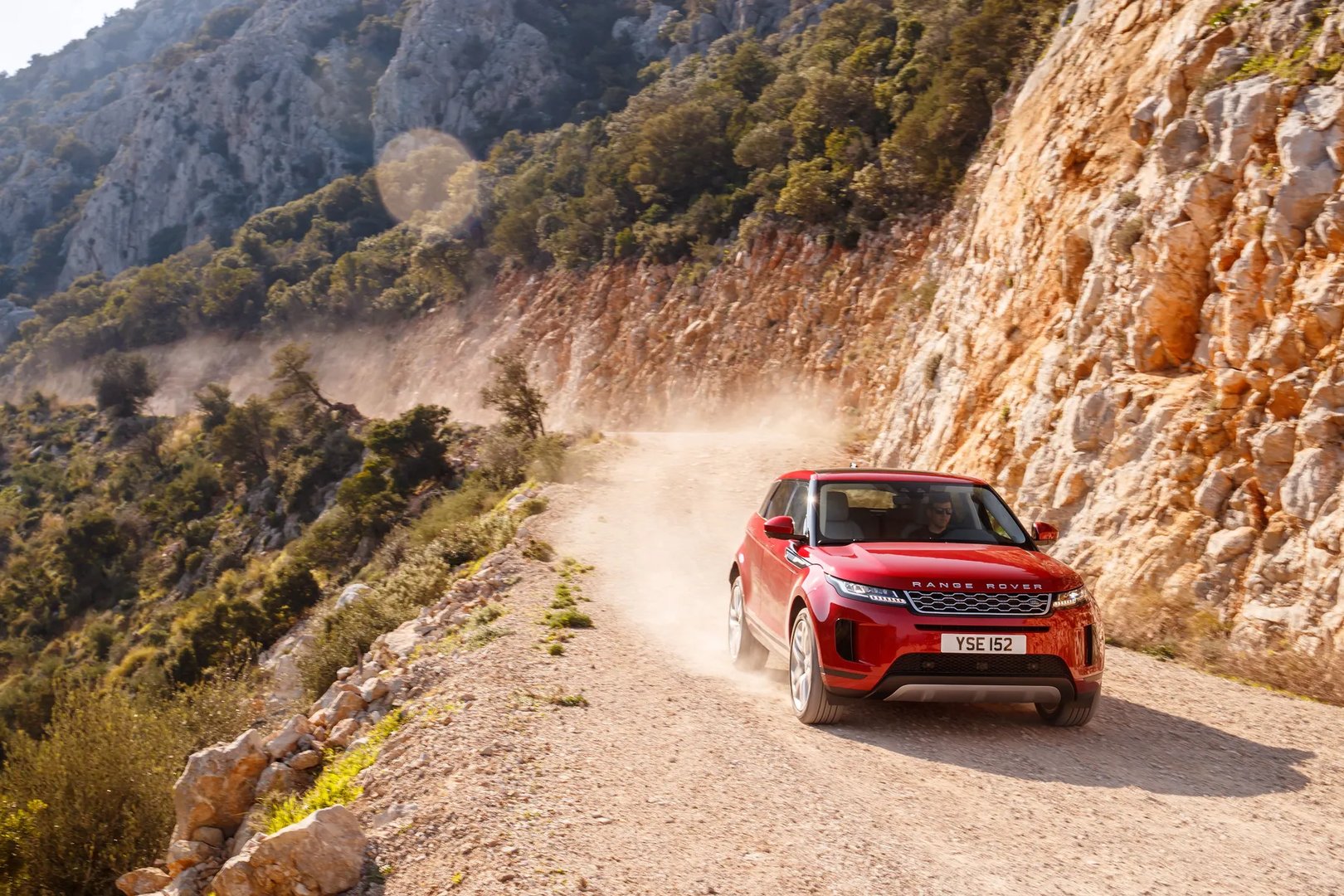 Land Rover_Range_Rover_Evoque_2_generation__SUV_5-doors__11.jpg