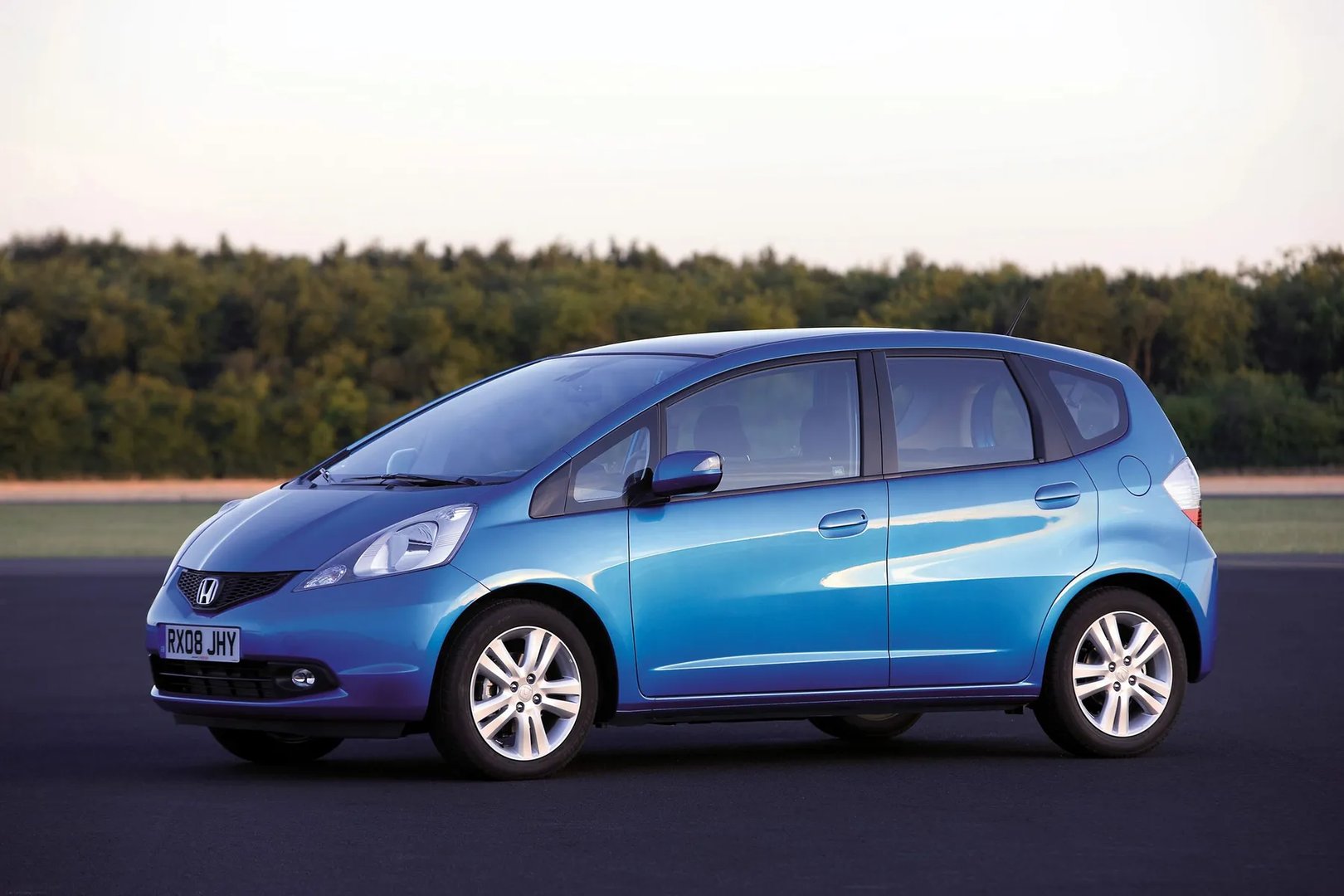 Honda_Jazz_2_generation__Mini_5-doors__7.jpg