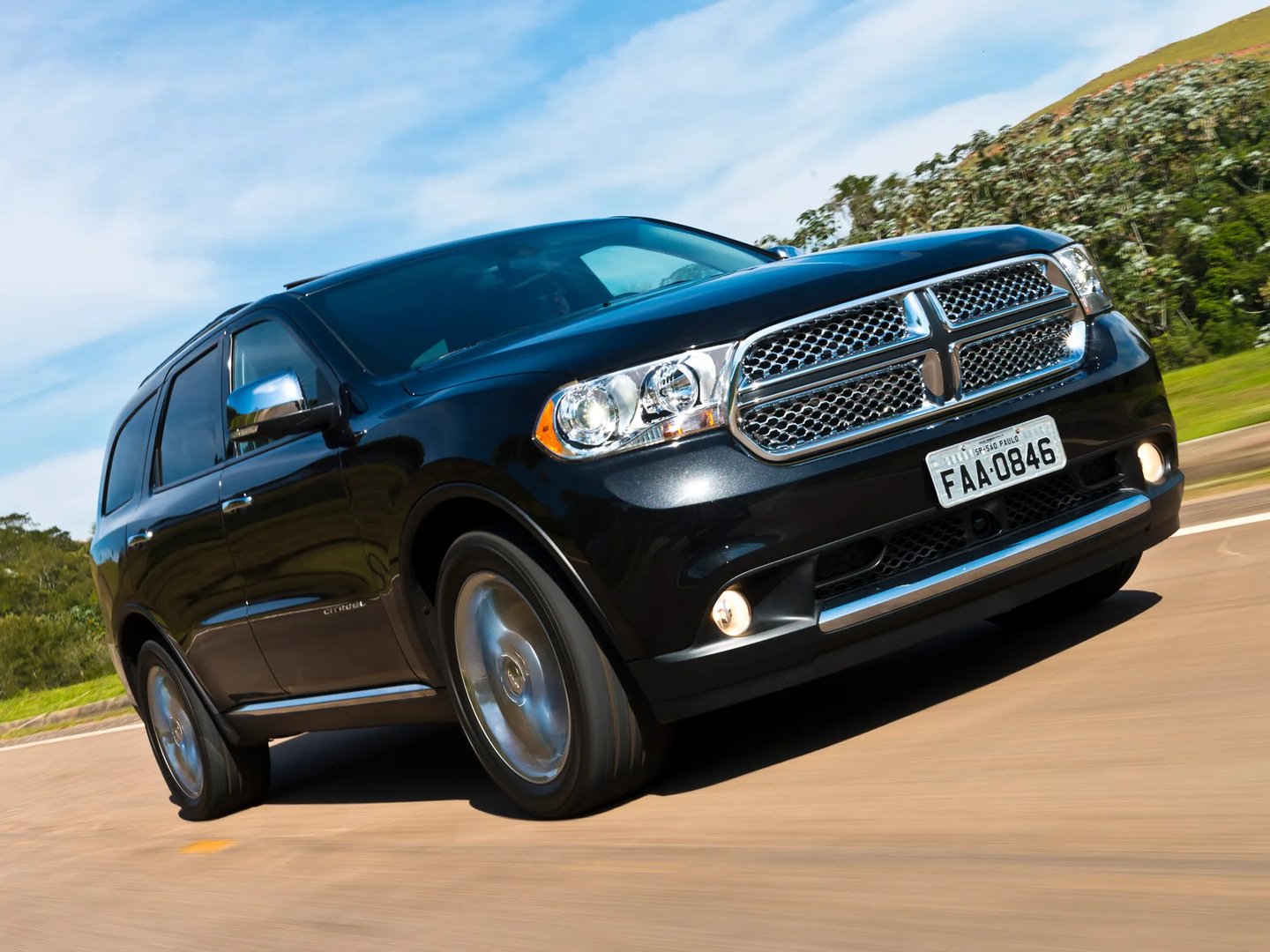 Dodge_Durango_3_generation__SUV_5-doors__3.jpg