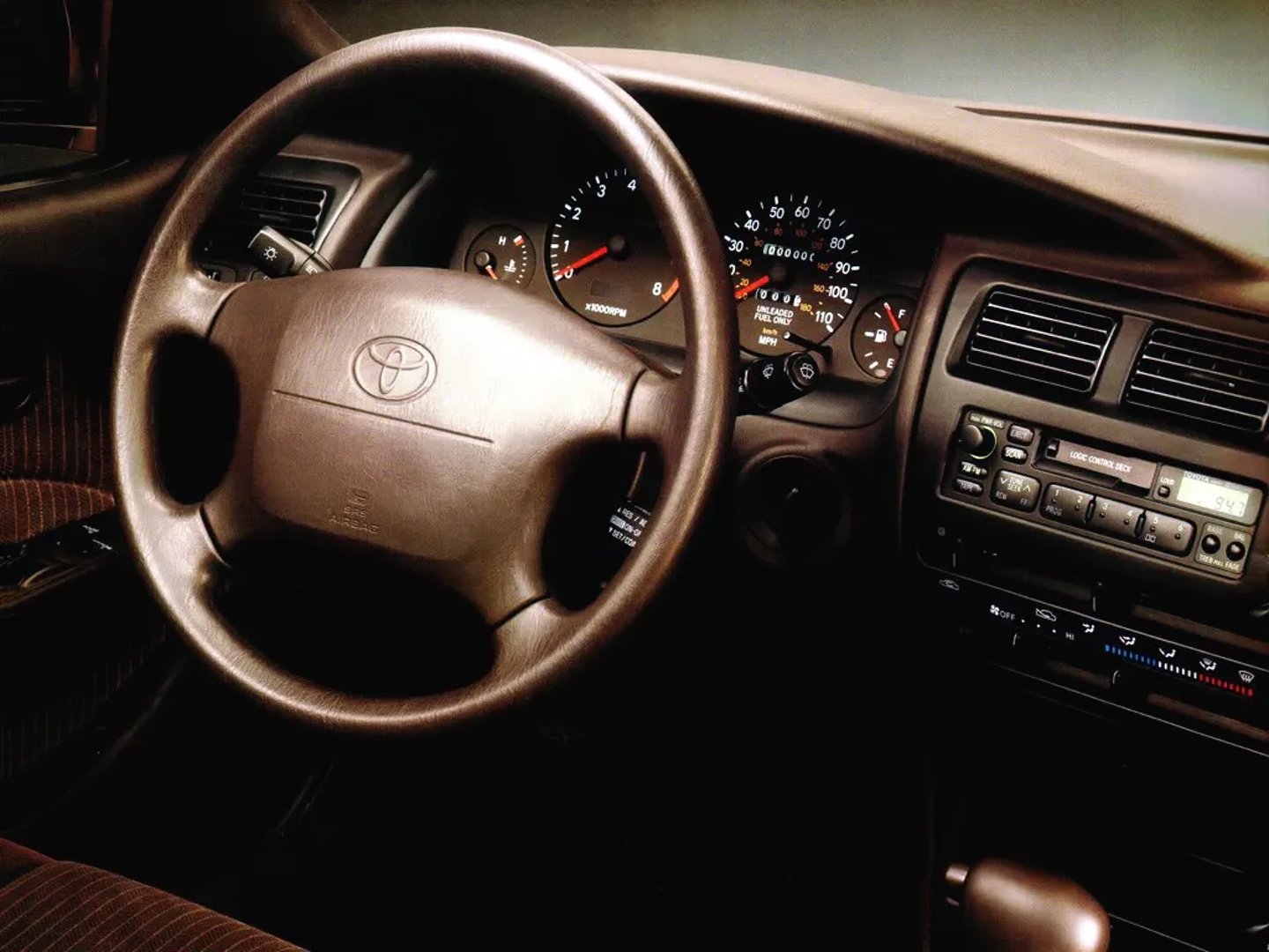 Toyota_Corolla_7_generation__Sedan__13.jpg