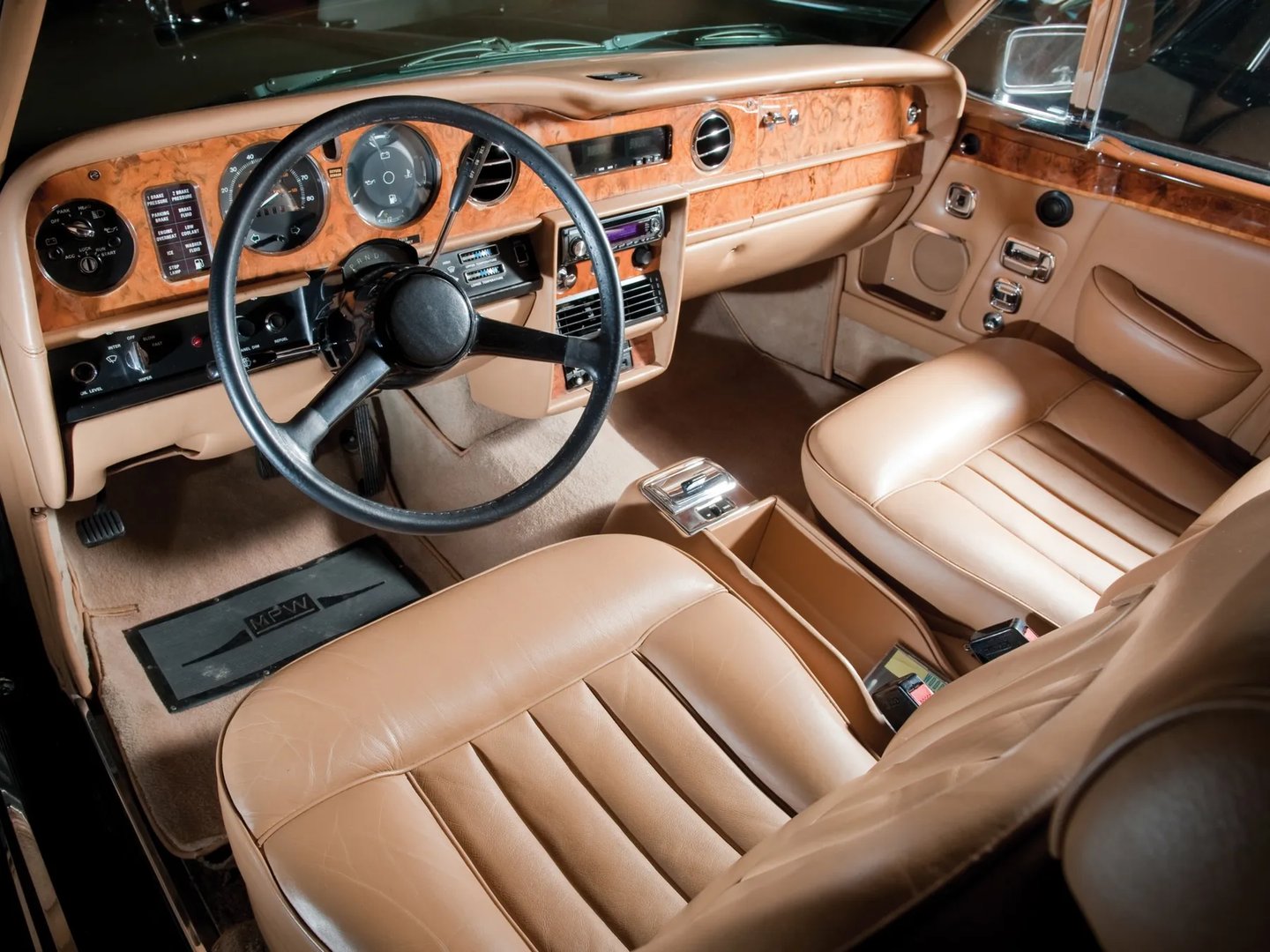 Rolls-Royce_Corniche_1_generation__Cabrio__13.jpg