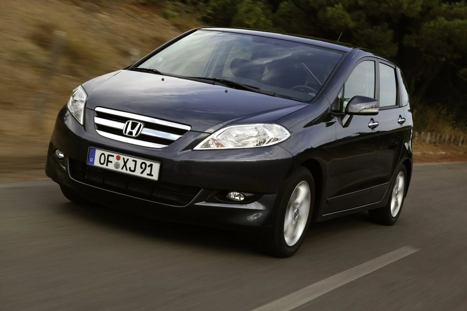 Honda_FR-V_1_generation__Compact_Van__7.jpg