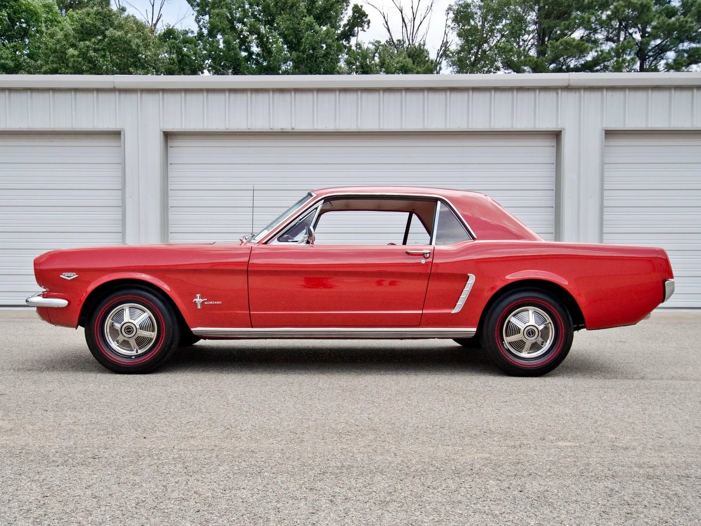 Ford_Mustang_1_generation__Coupe__2.jpg