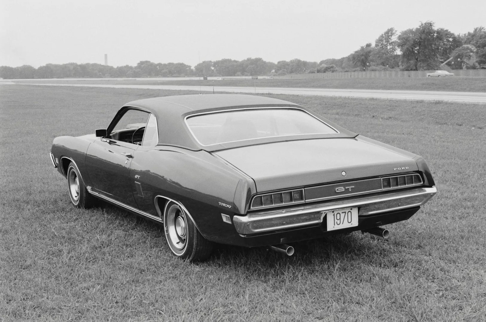Ford_Torino_2_generation__Sedan_2-doors__1.jpg