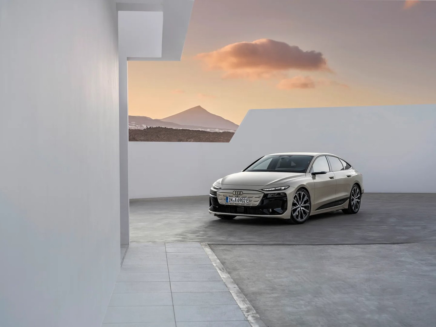audi_A6_e-tron_1_generation__Liftback__7.jpg