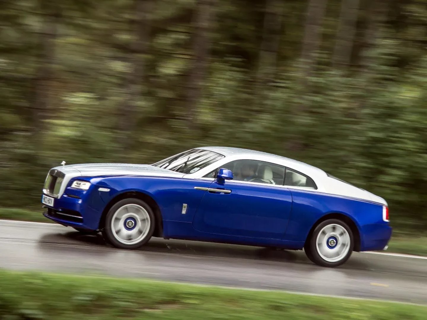 Rolls-Royce_Wraith_2_generation__Coupe__4.jpg