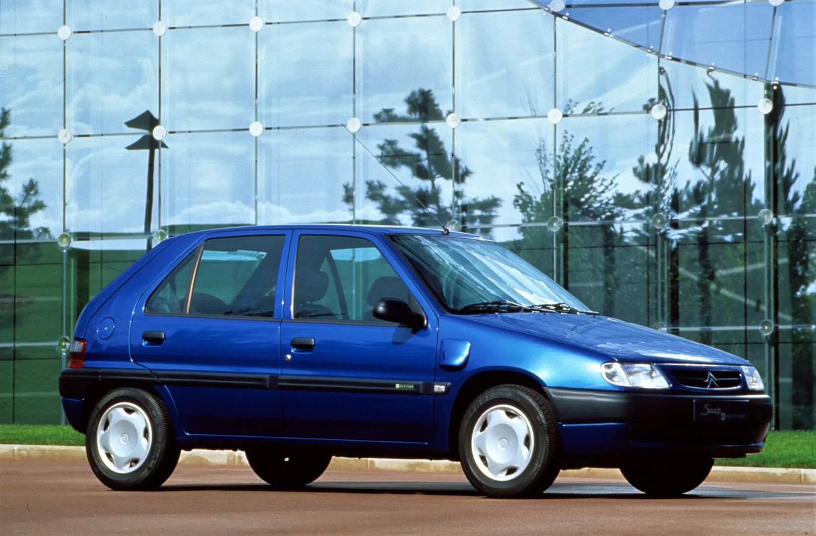 Citroen_Saxo_1_generation__Mini_5-doors__1.jpg